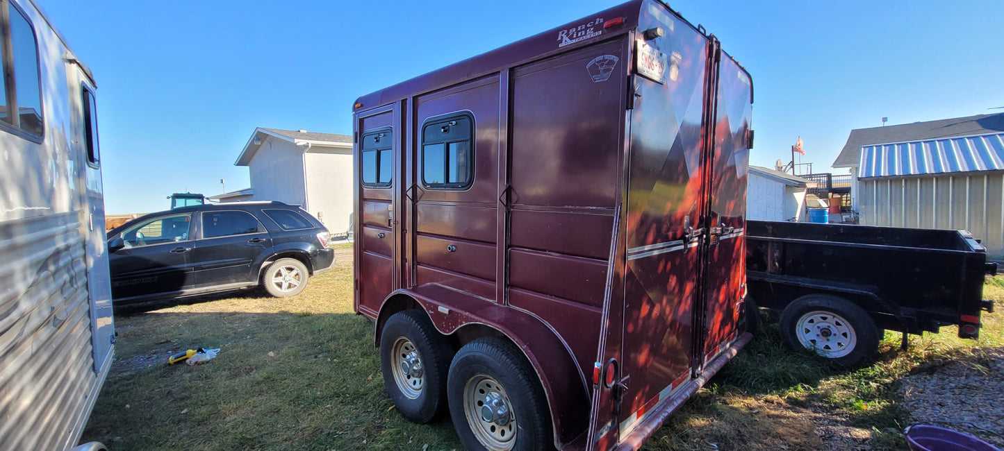 2006 Ranch King 2 Horsey Trailer