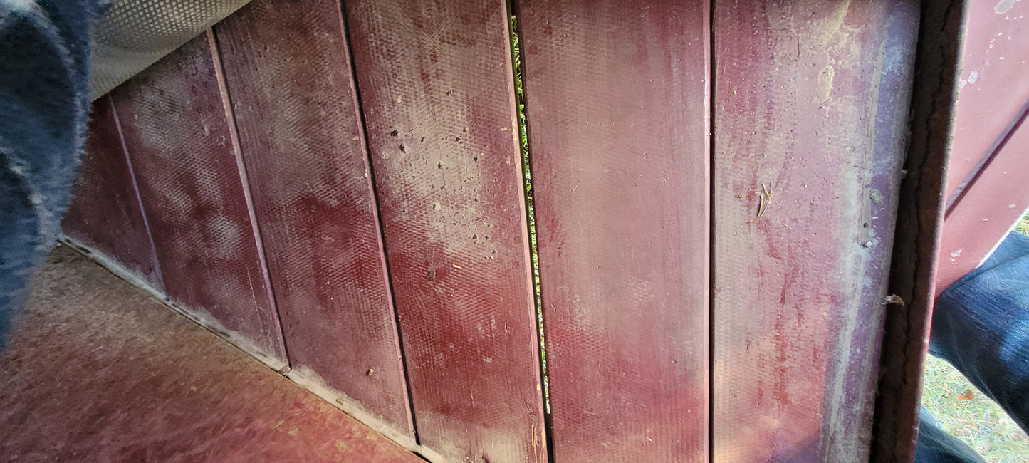 2006 Ranch King 2 Horsey Trailer