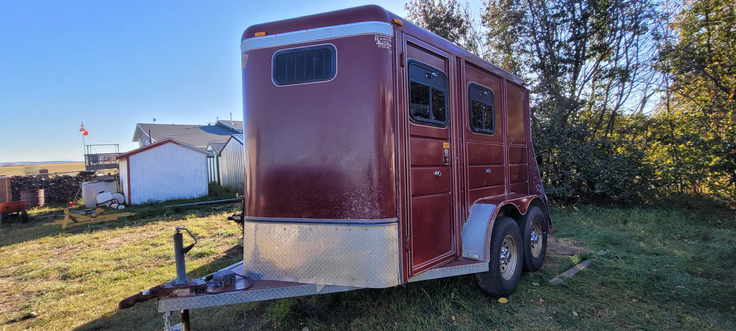 2006 Ranch King 2 Horsey Trailer
