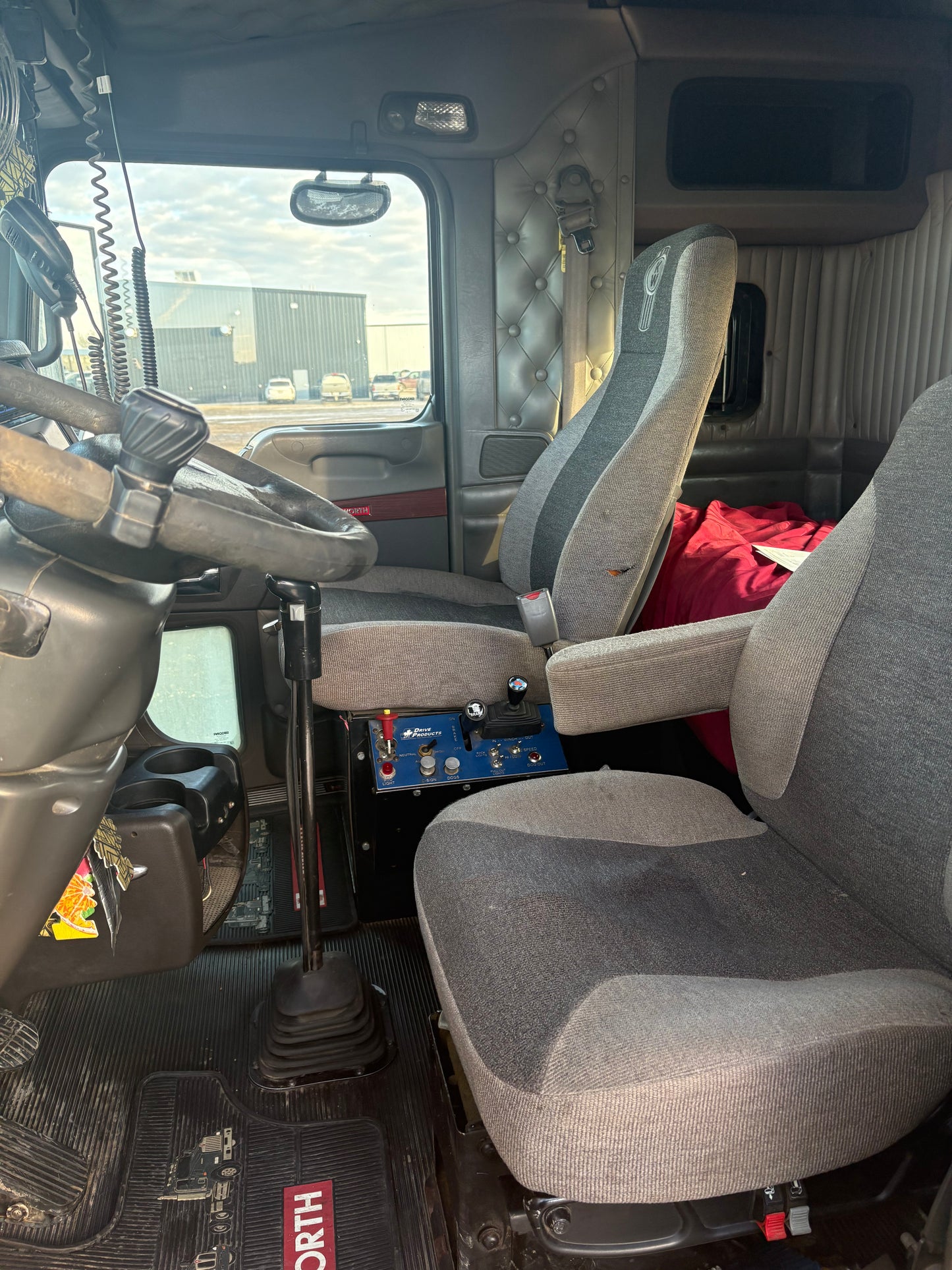 2007 KW T800 Tri Drive Winch Truck