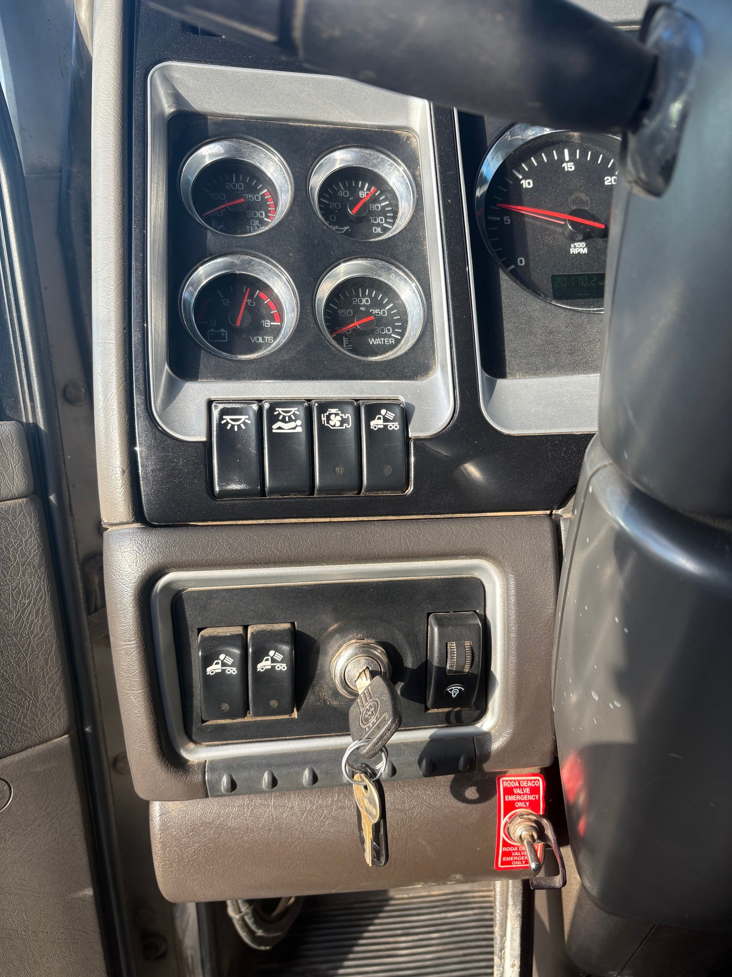 2007 KW T800 Tri Drive Winch Truck
