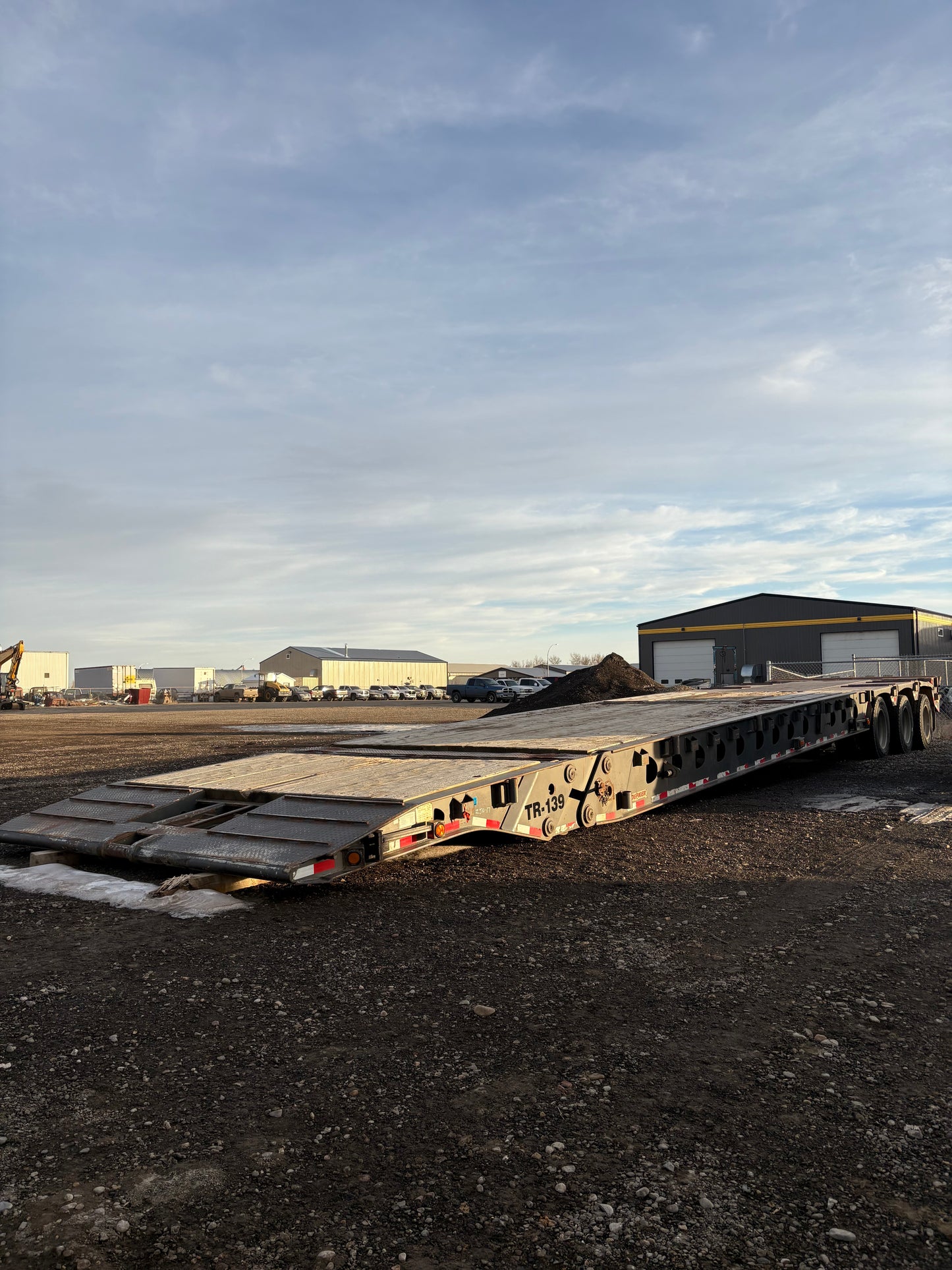 2007 Doepker 40ton Scissorneck Trailer