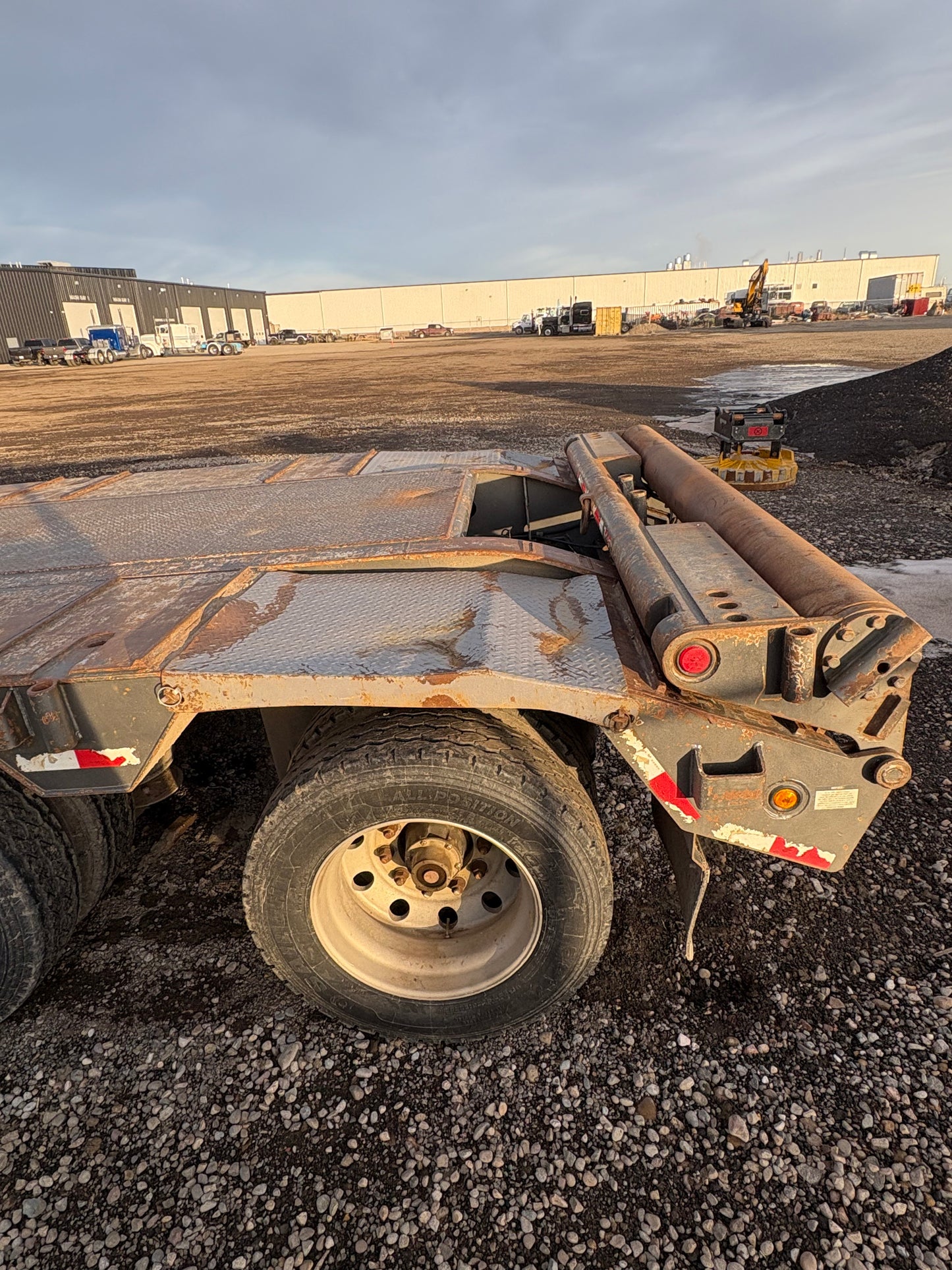 2007 Doepker 40ton Scissorneck Trailer