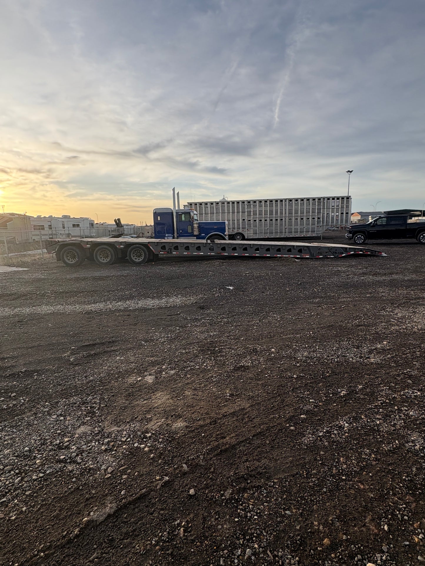 2007 Doepker 40ton Scissorneck Trailer