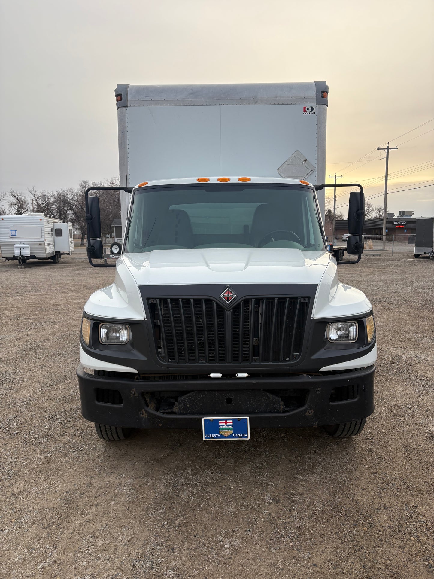 2015 International Terrastar 16ft Box Truck w/ Lift