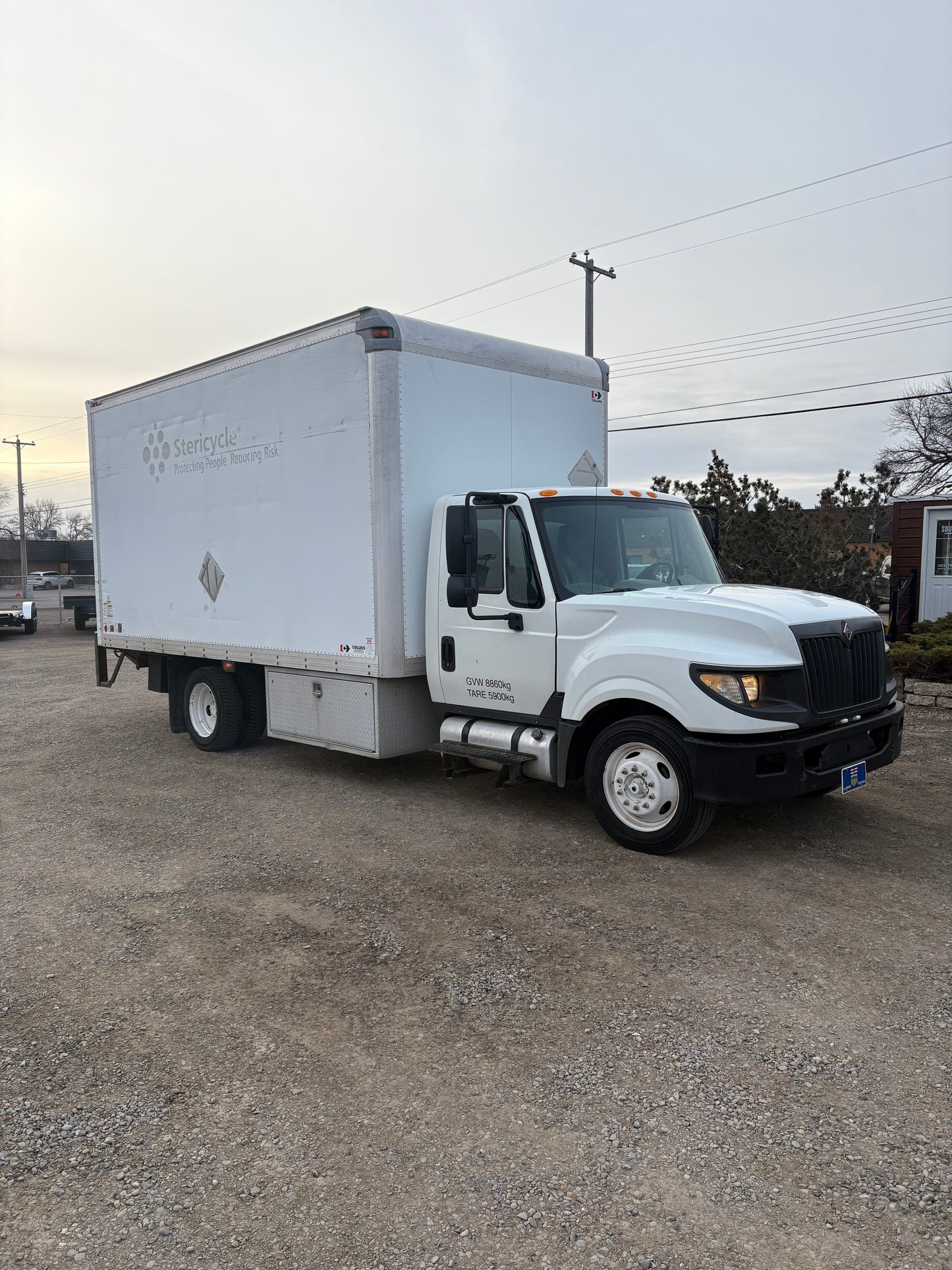 2015 International Terrastar 16ft Box Truck w/ Lift