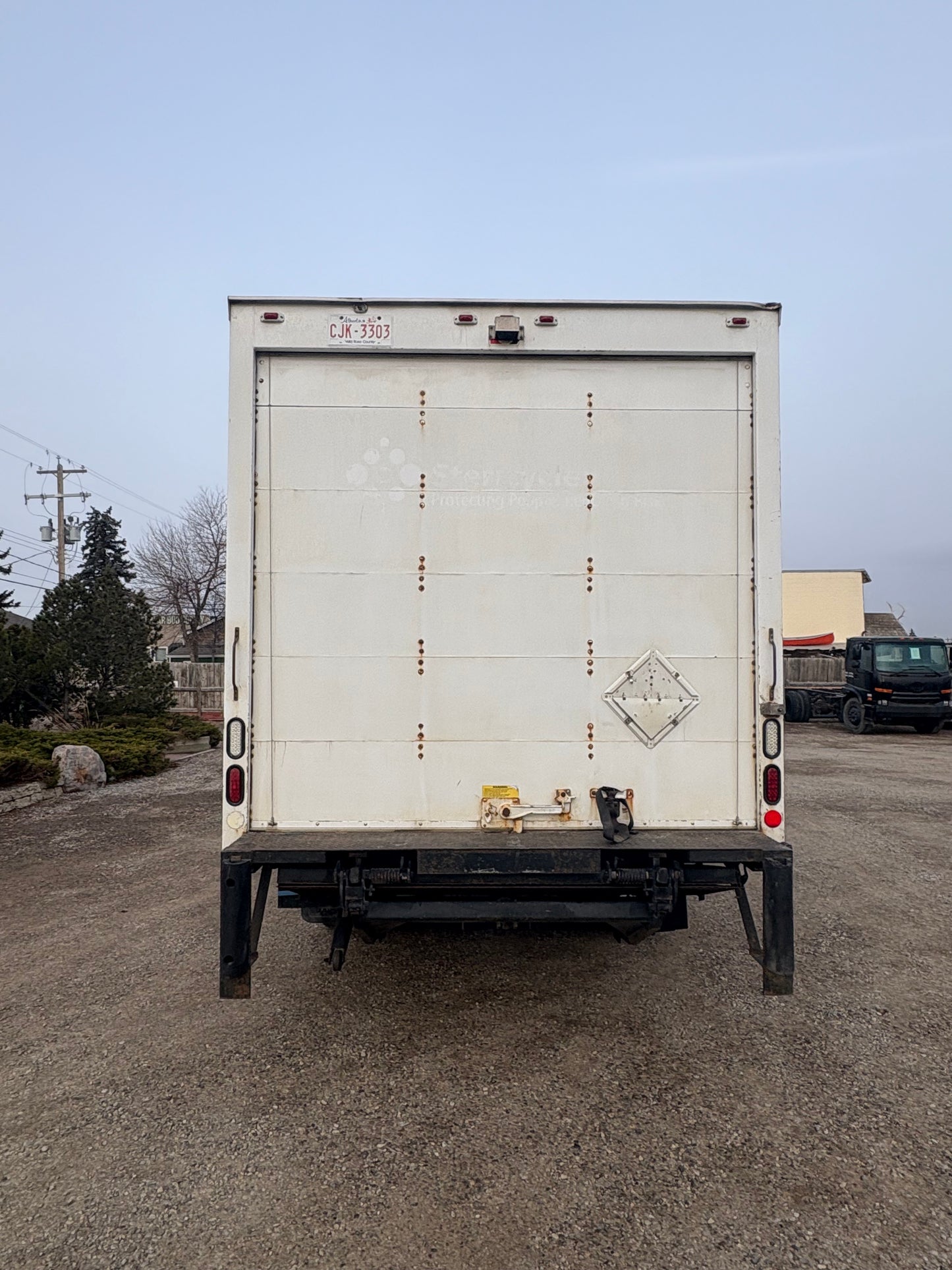 2015 International Terrastar 16ft Box Truck w/ Lift