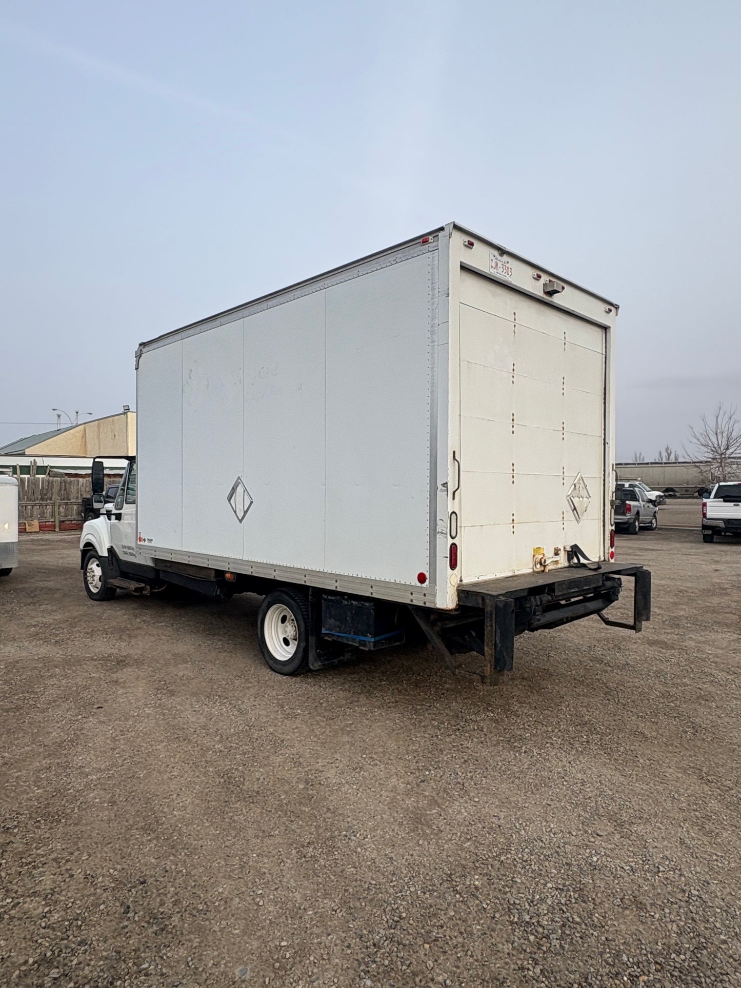 2015 International Terrastar 16ft Box Truck w/ Lift