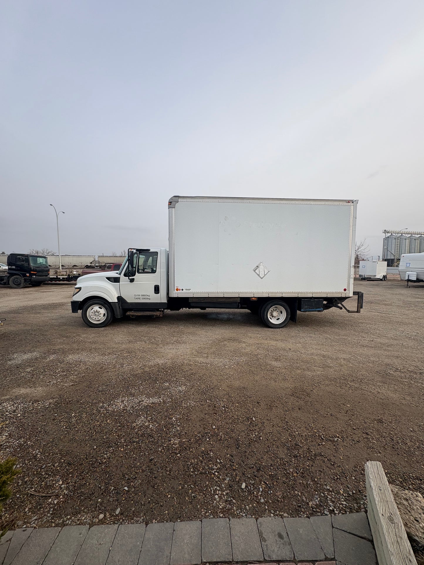 2015 International Terrastar 16ft Box Truck w/ Lift