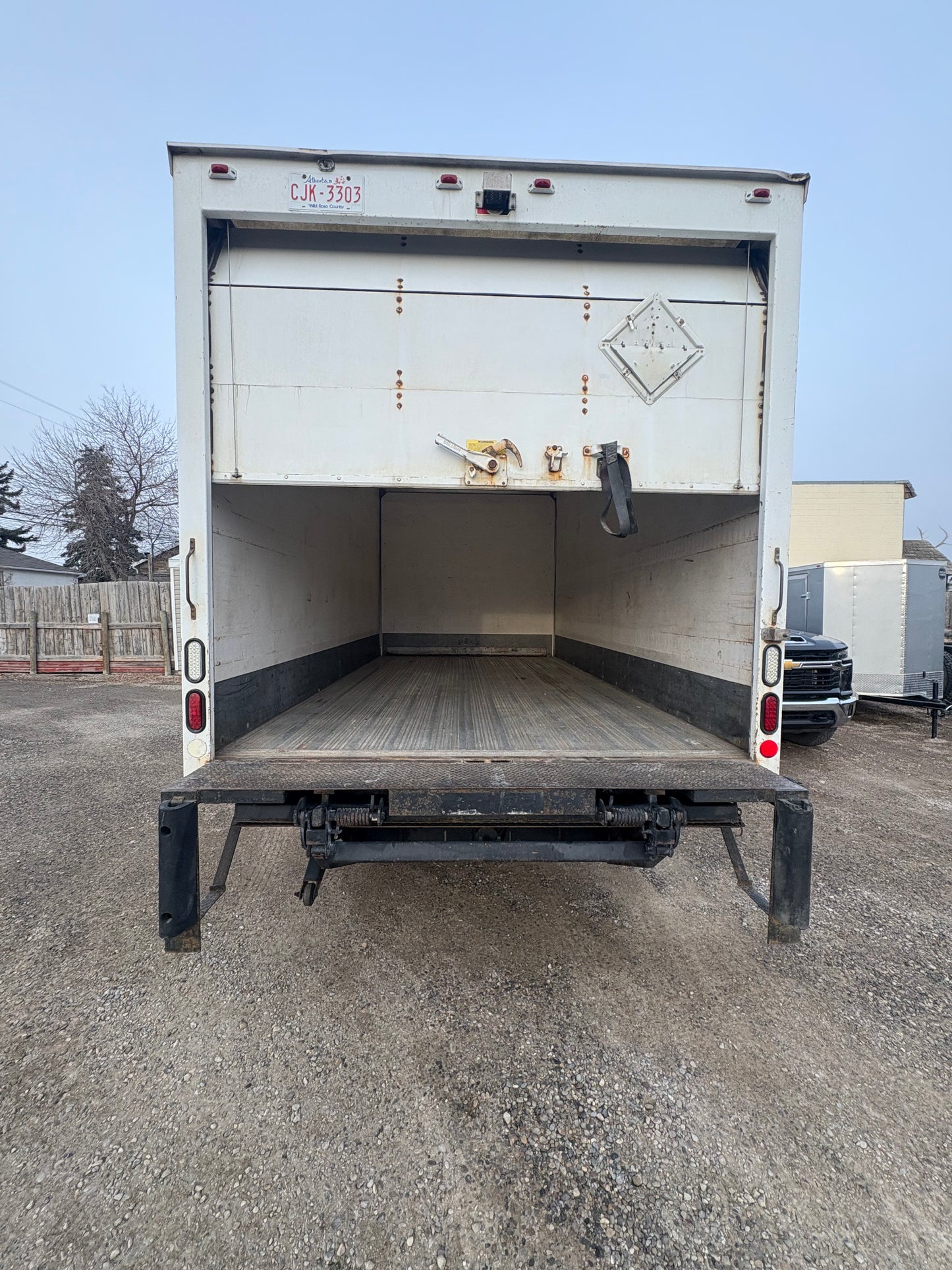 2015 International Terrastar 16ft Box Truck w/ Lift