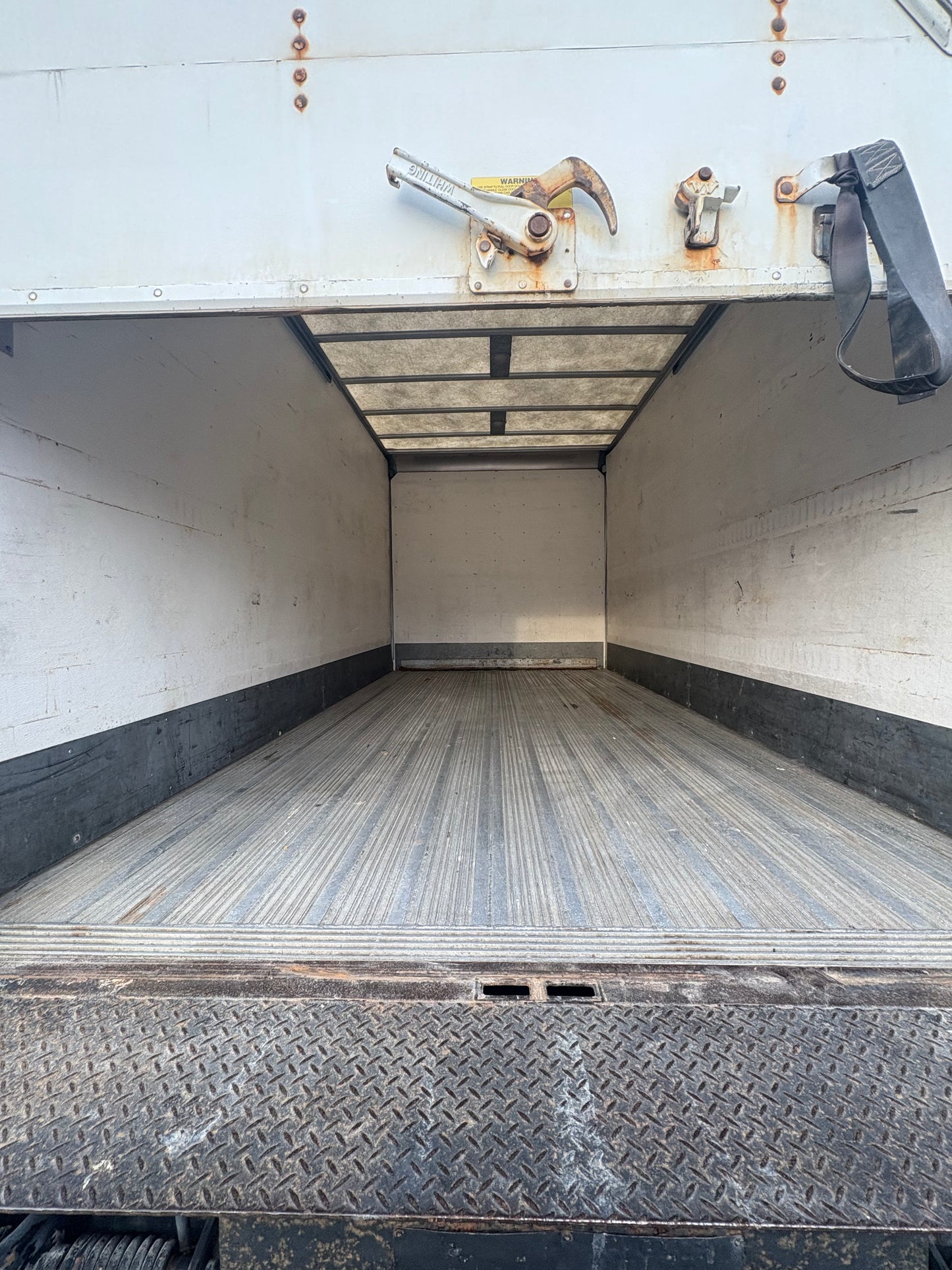 2015 International Terrastar 16ft Box Truck w/ Lift