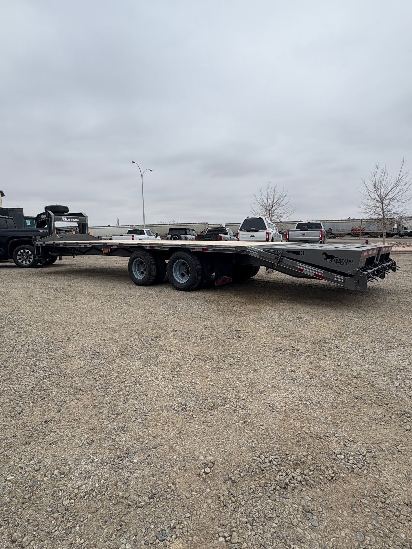 New 2025 Mustang Gooseneck 30’ x 102”
