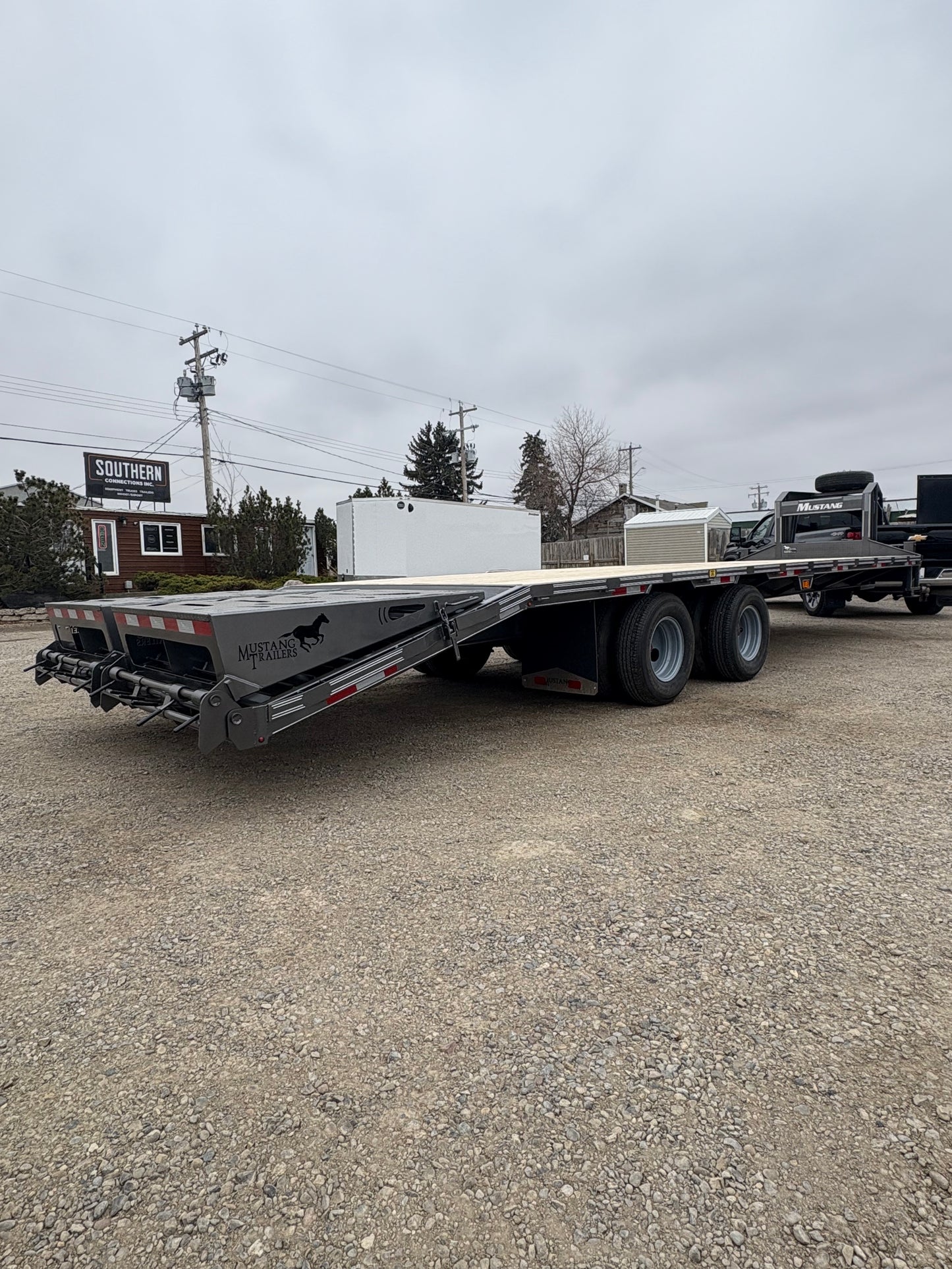New 2025 Mustang Gooseneck 30’ x 102”