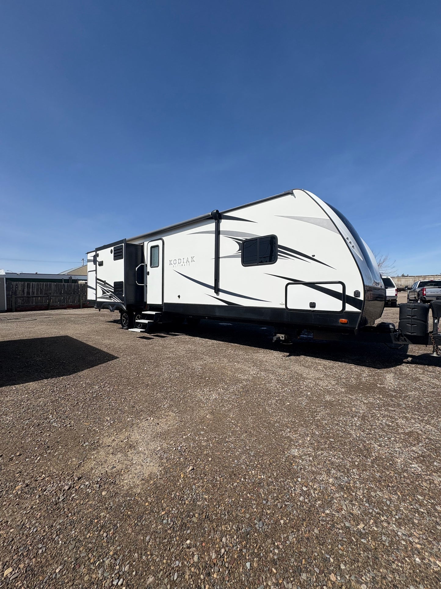 2017 Dutchmen Kodiak 330BHSL Travel Trailer