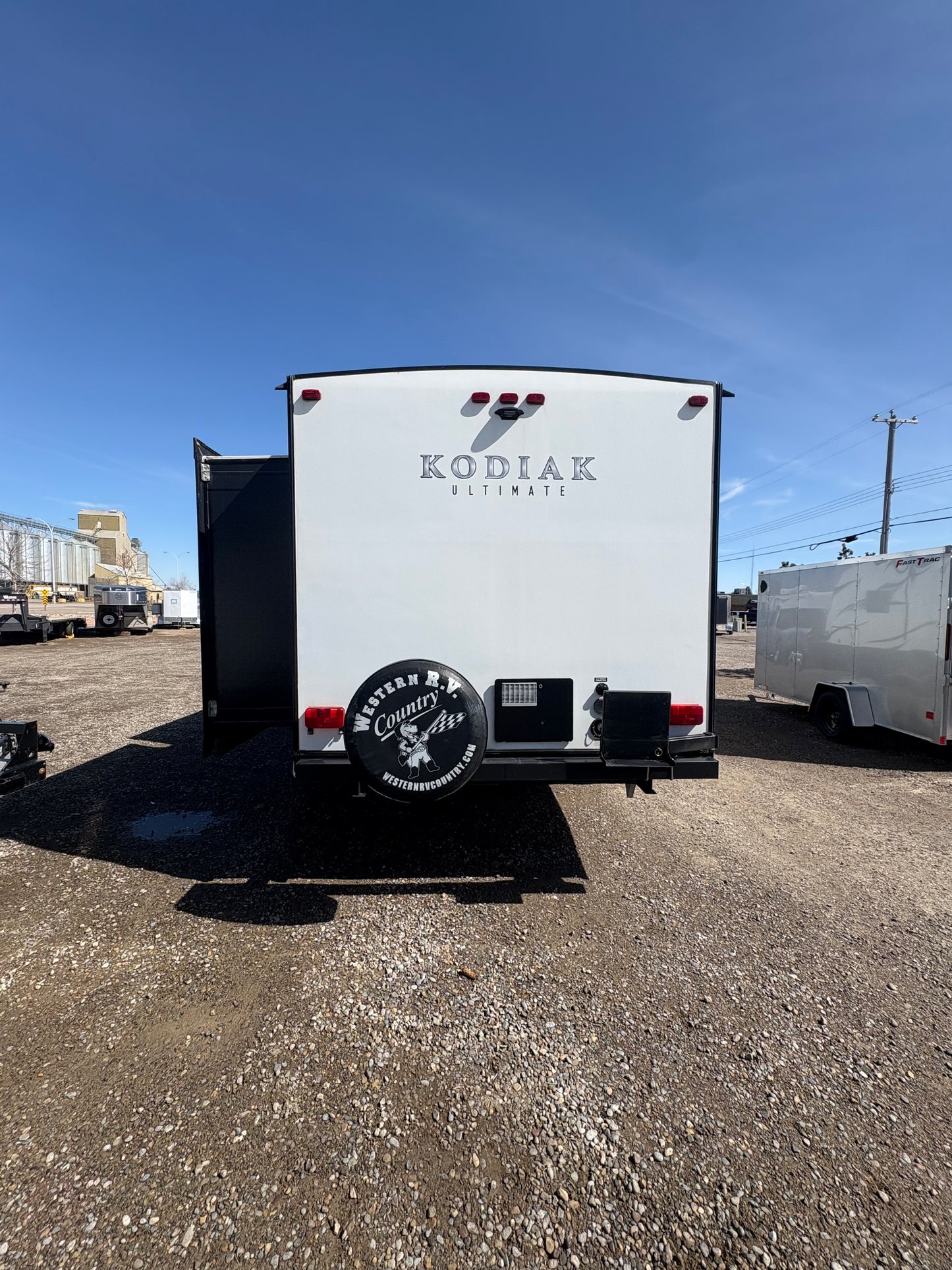 2017 Dutchmen Kodiak 330BHSL Travel Trailer