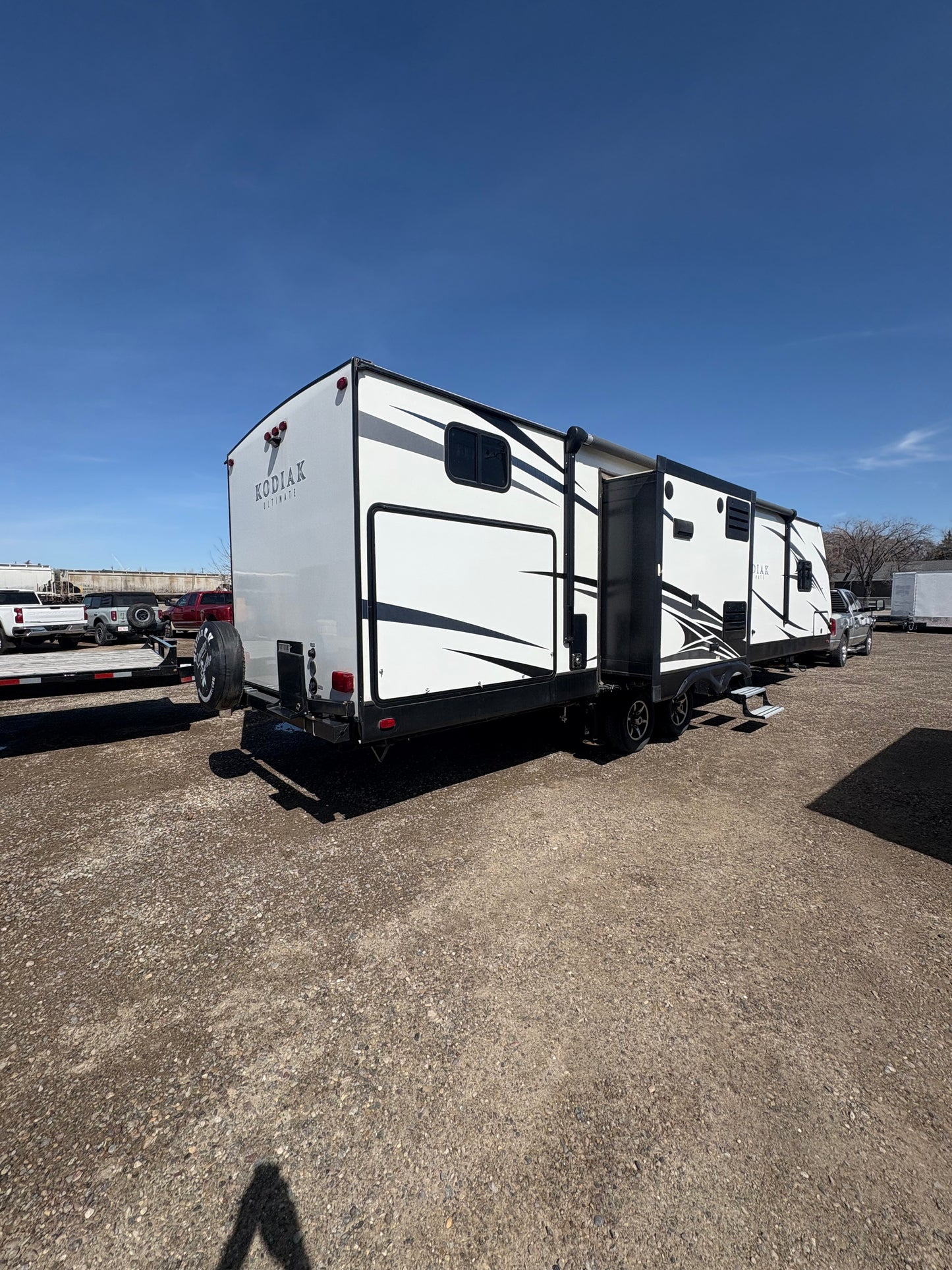 2017 Dutchmen Kodiak 330BHSL Travel Trailer