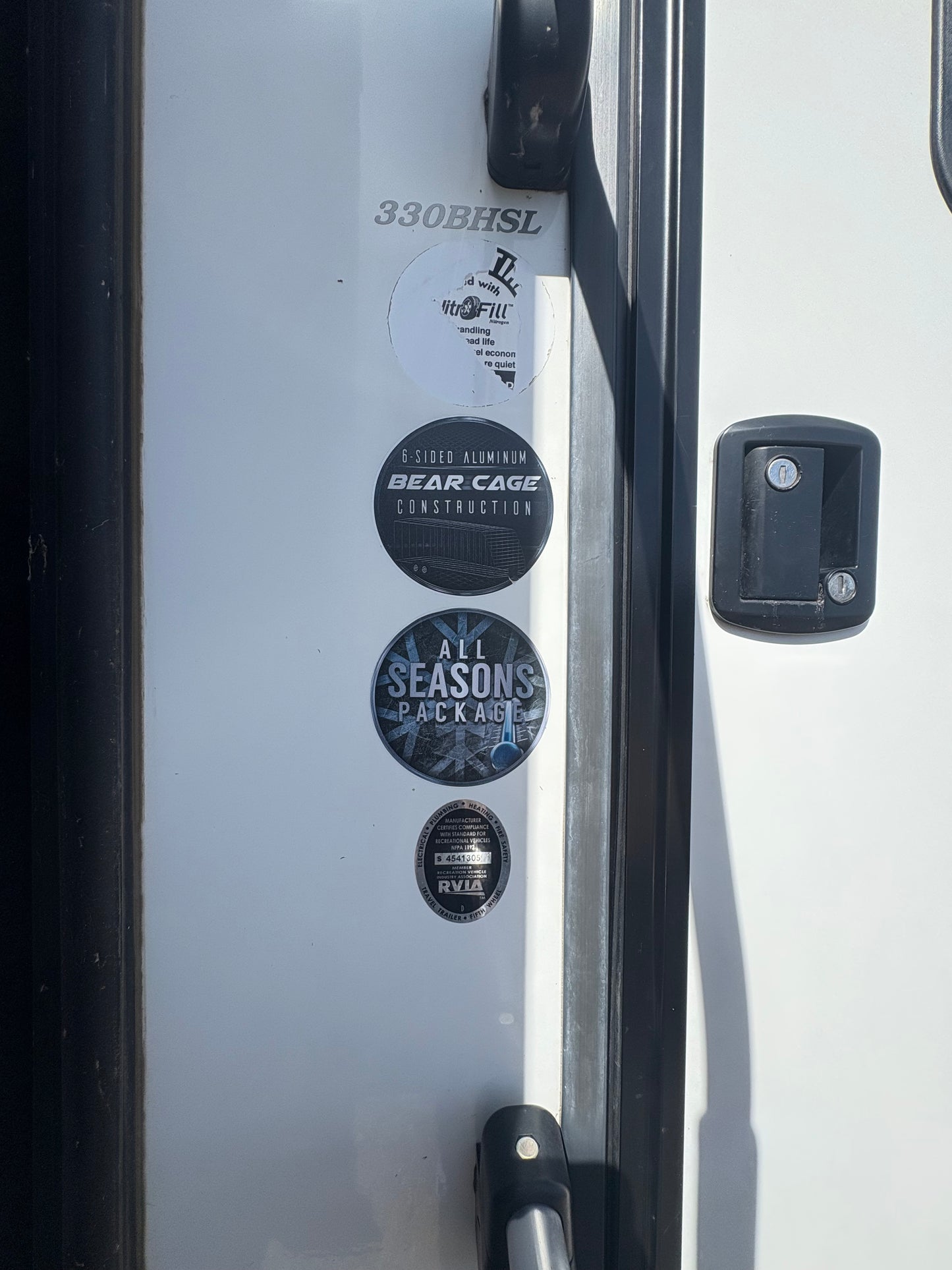 2017 Dutchmen Kodiak 330BHSL Travel Trailer
