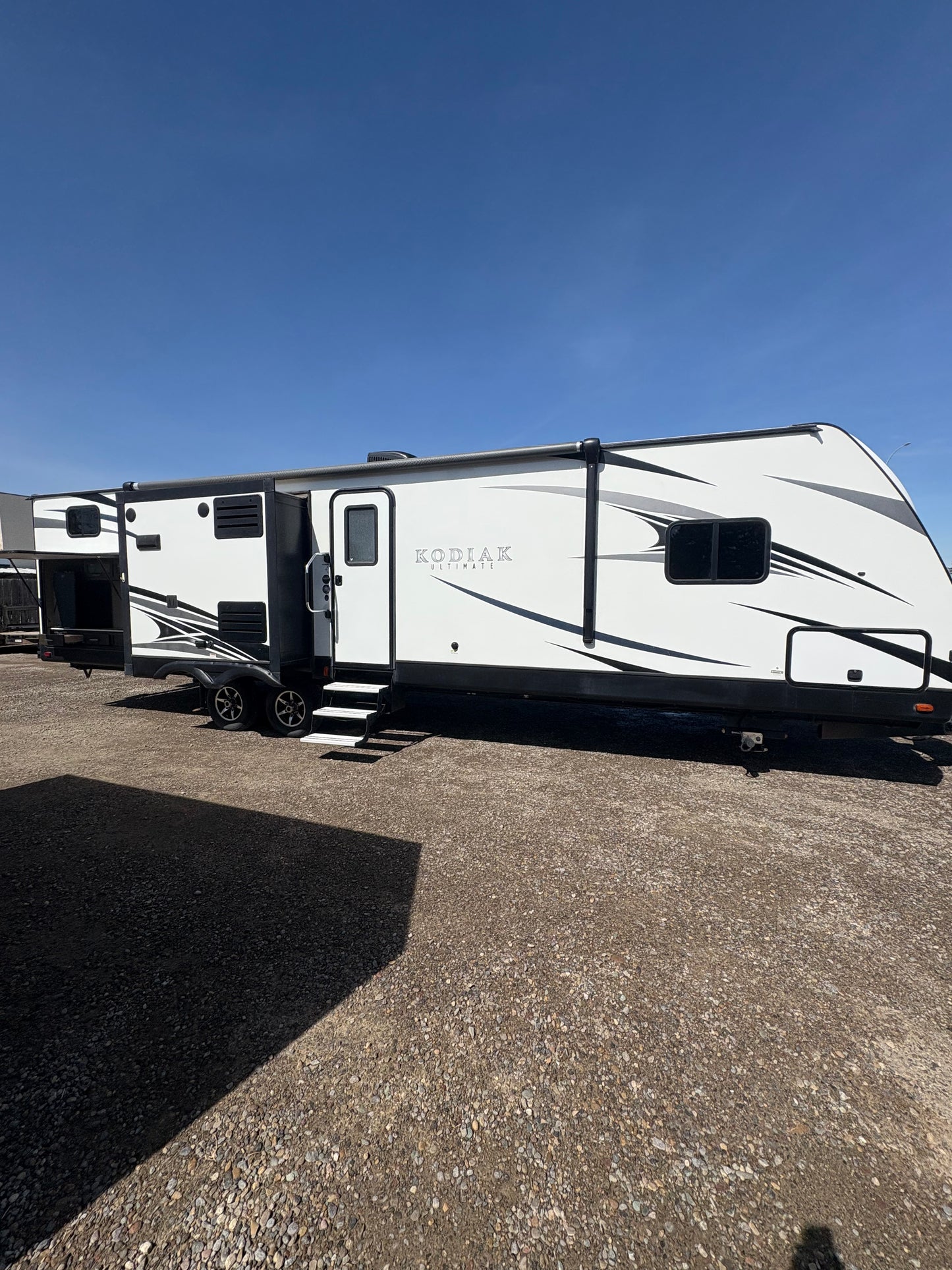 2017 Dutchmen Kodiak 330BHSL Travel Trailer