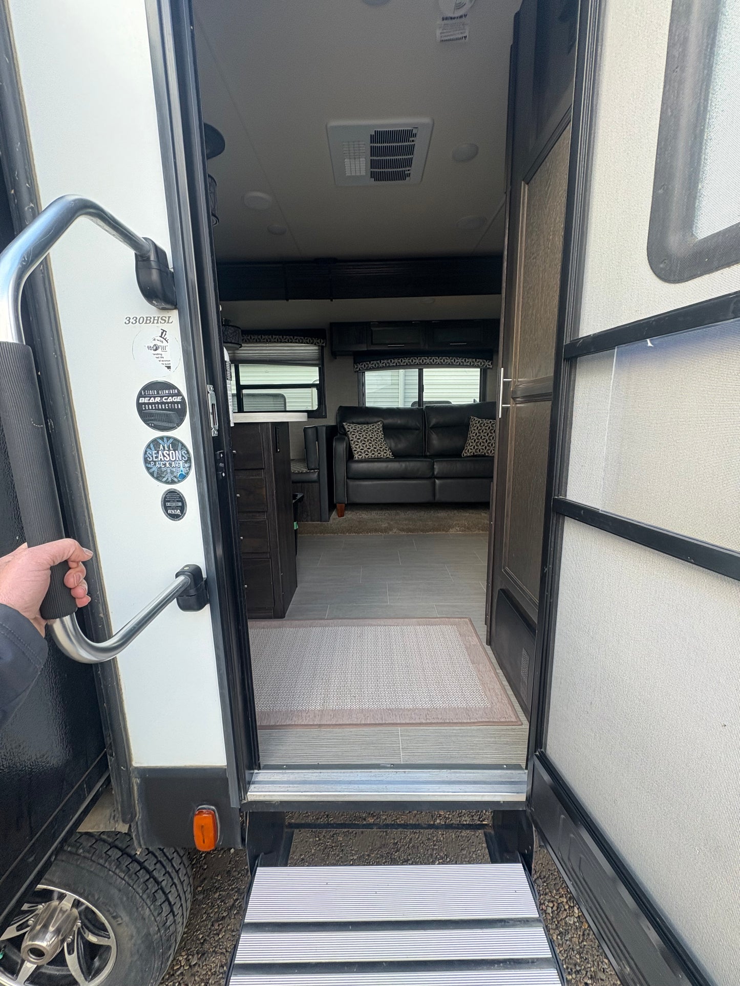 2017 Dutchmen Kodiak 330BHSL Travel Trailer