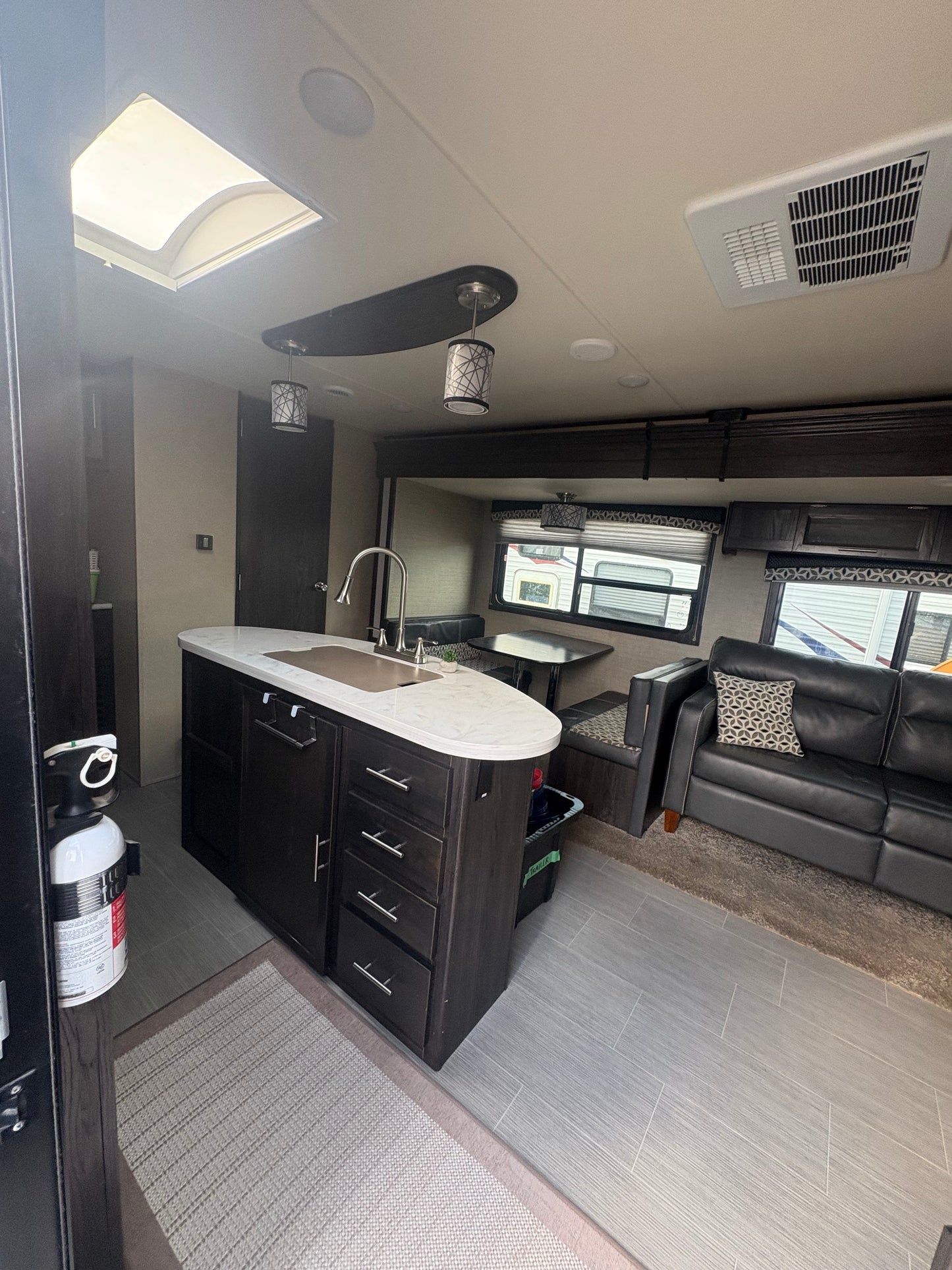 2017 Dutchmen Kodiak 330BHSL Travel Trailer