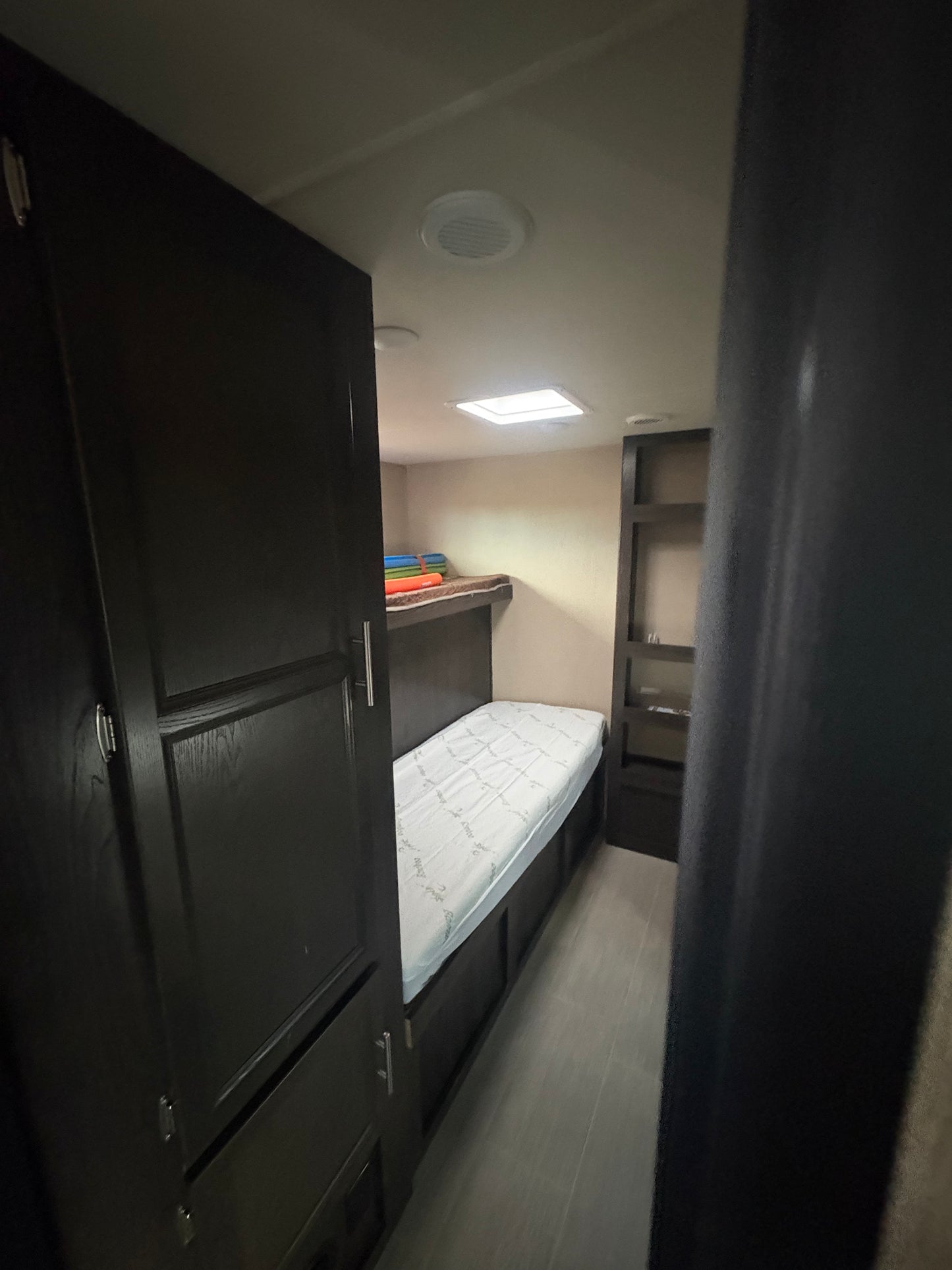 2017 Dutchmen Kodiak 330BHSL Travel Trailer