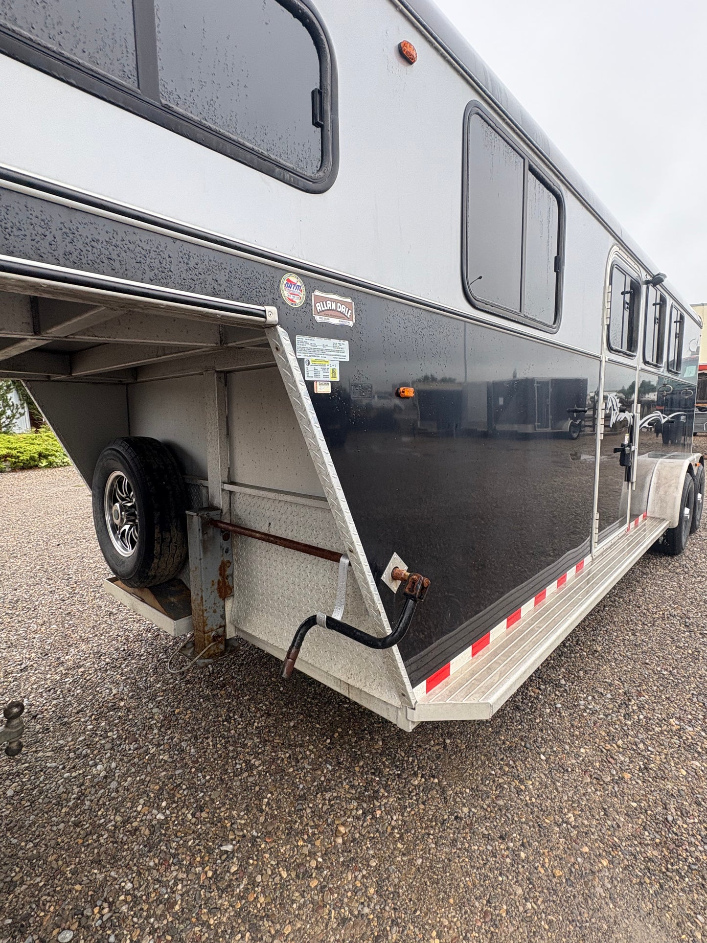 2014 C&B Royal T 3H Gooseneck All Aluminum