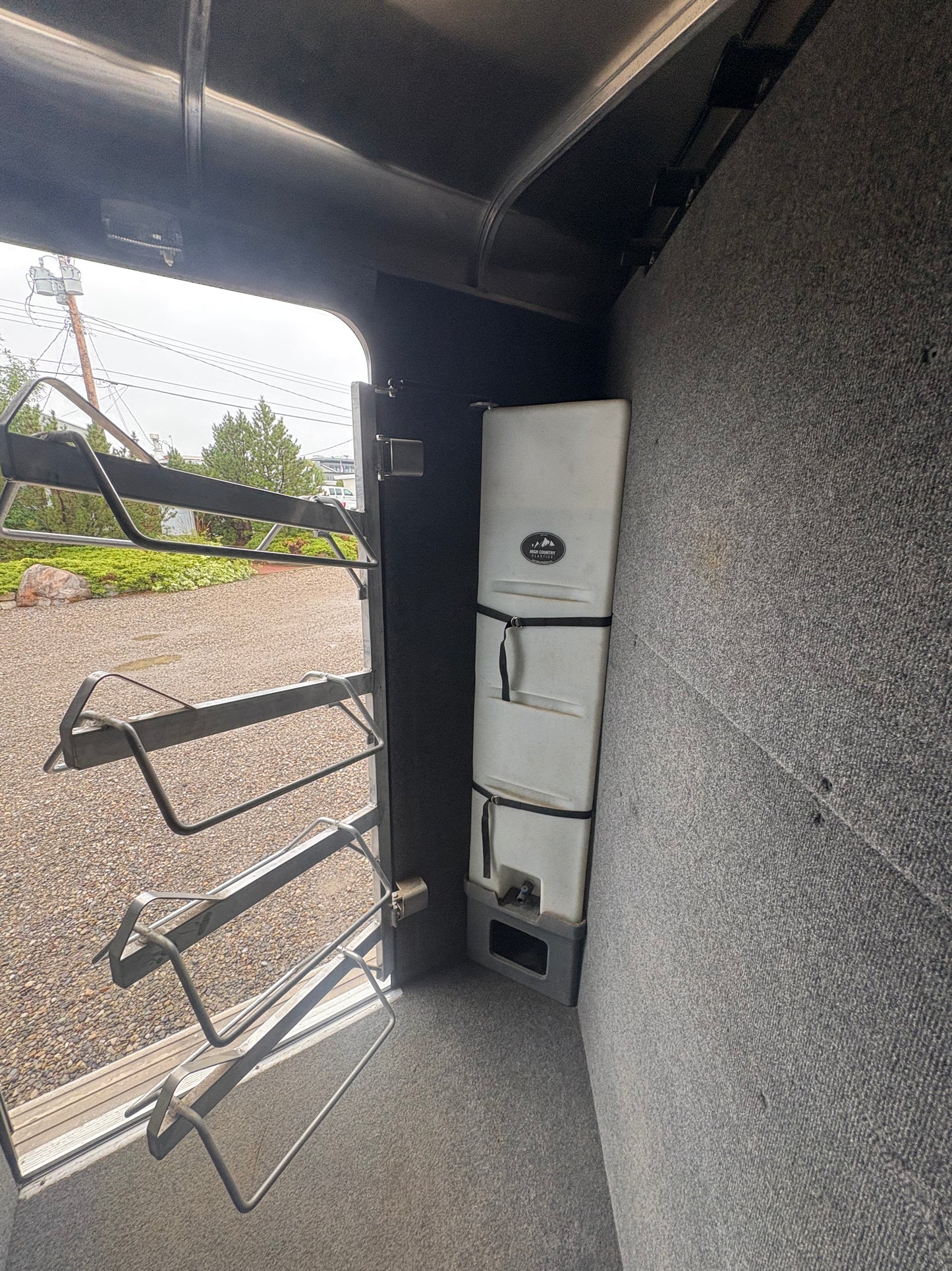 2014 C&B Royal T 3H Gooseneck All Aluminum