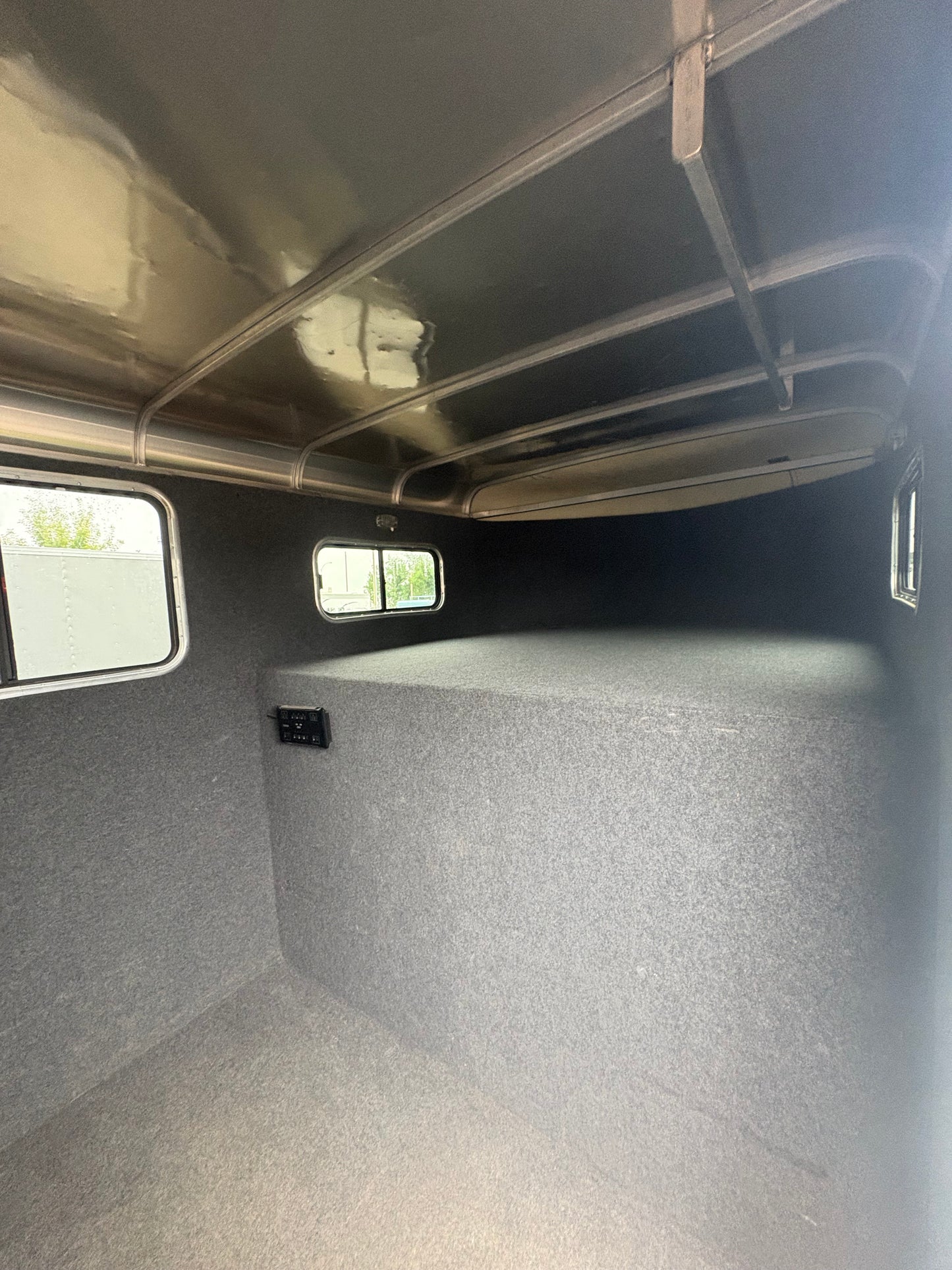 2014 C&B Royal T 3H Gooseneck All Aluminum