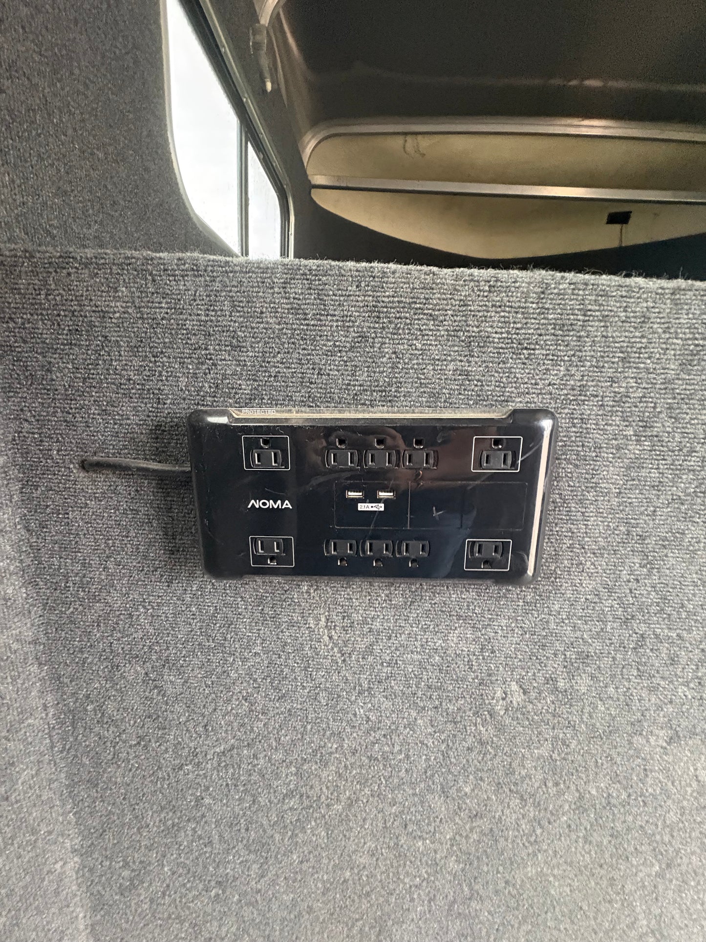 2014 C&B Royal T 3H Gooseneck All Aluminum