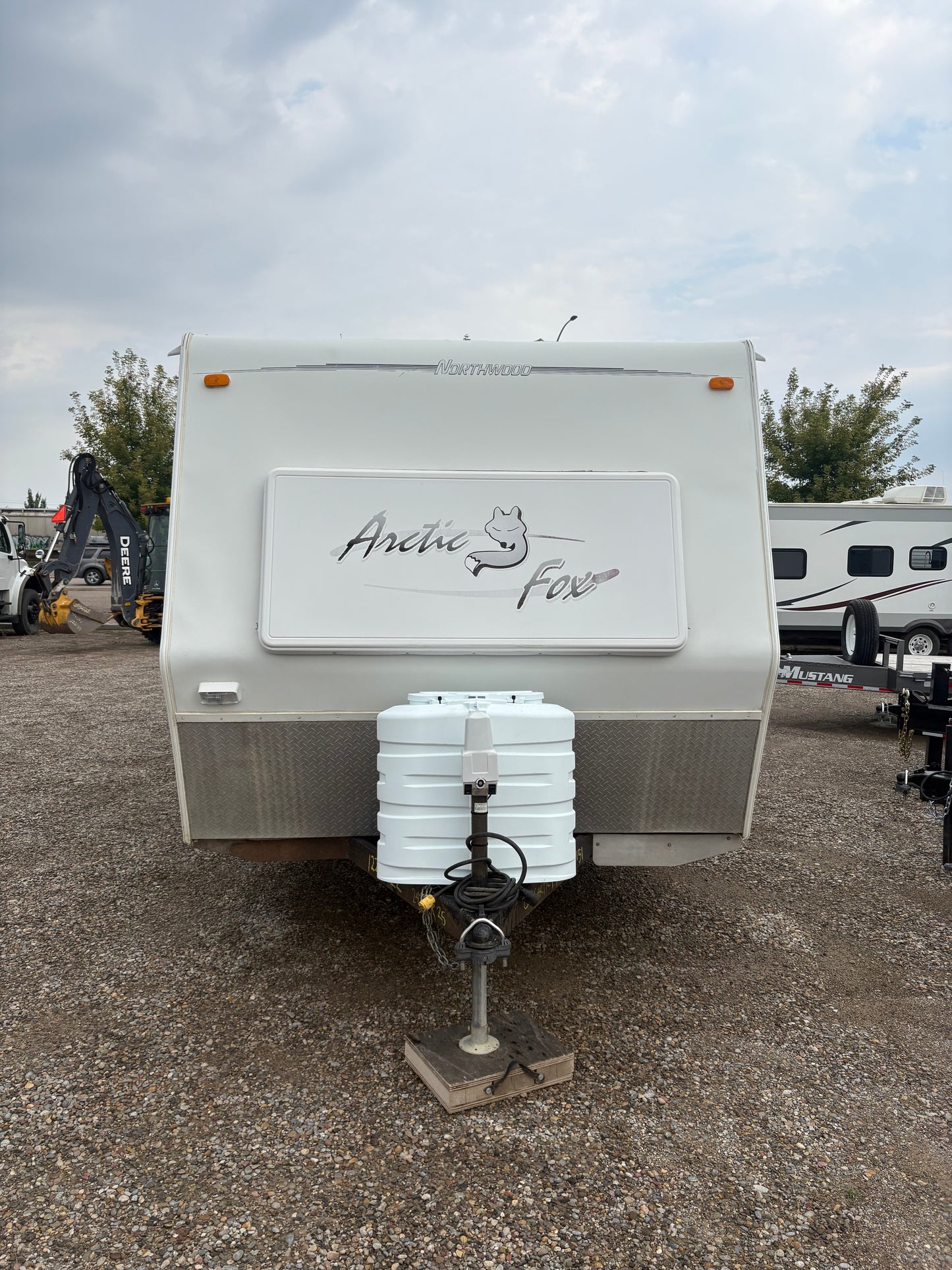 2008 Arctic Fox 22H 4 Season All Weather Coach