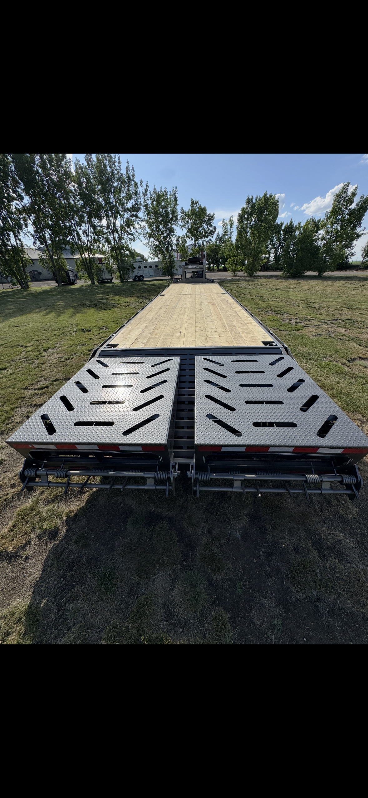 New 2026 Mustang 40ft Gooseneck