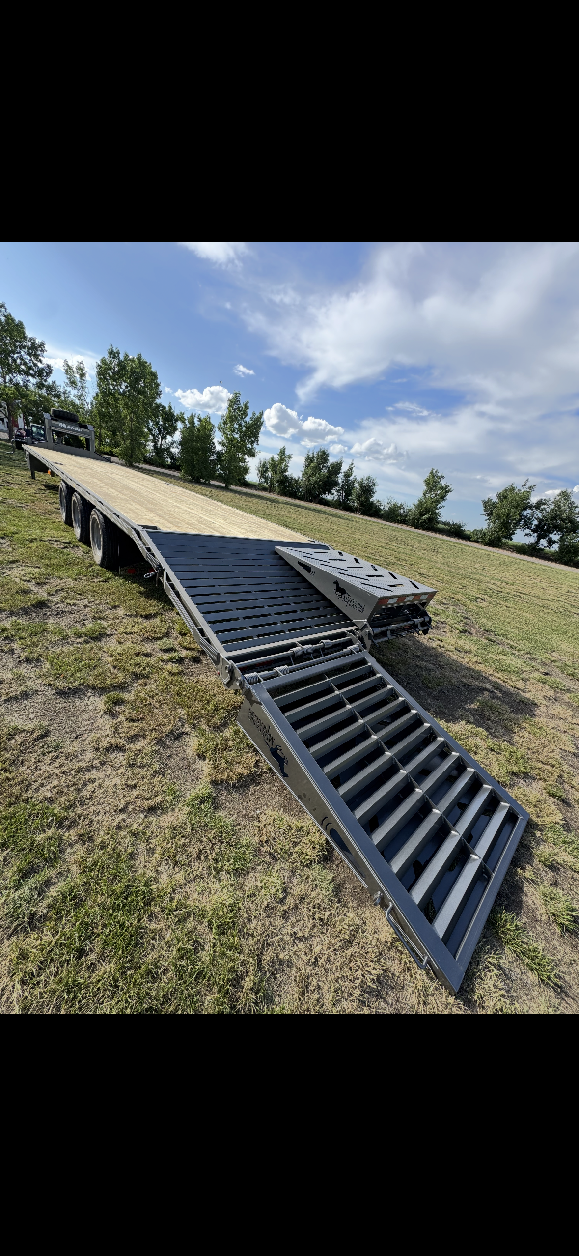 New 2026 Mustang 40ft Gooseneck
