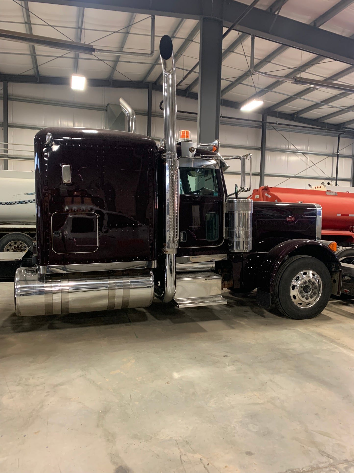 2006 Peterbilt 379 Flat Top Semi