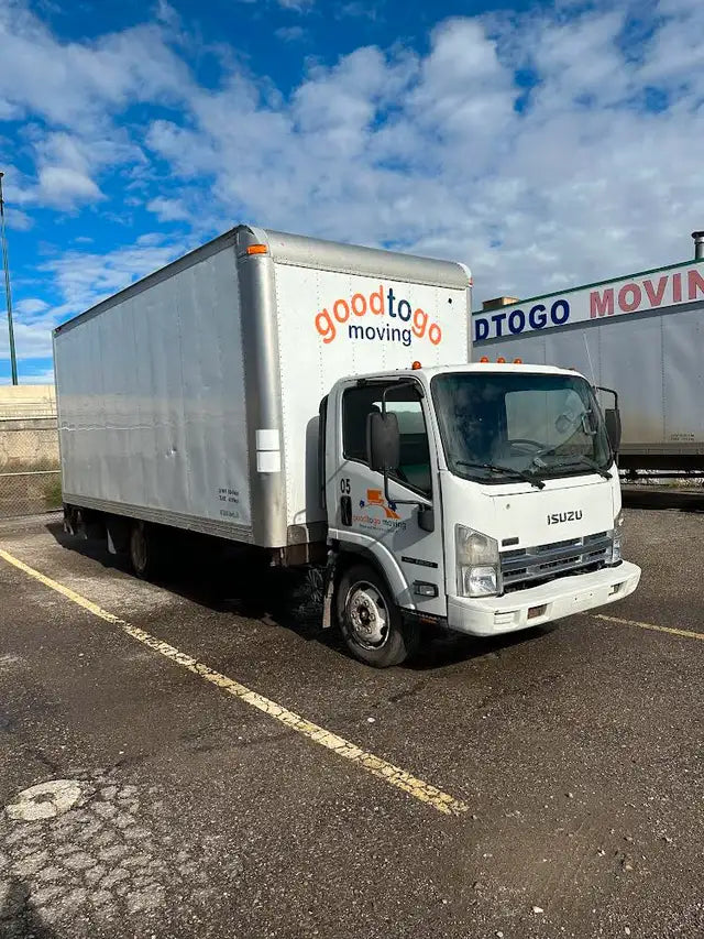 2014 Isuzu Dryvan Box Truck