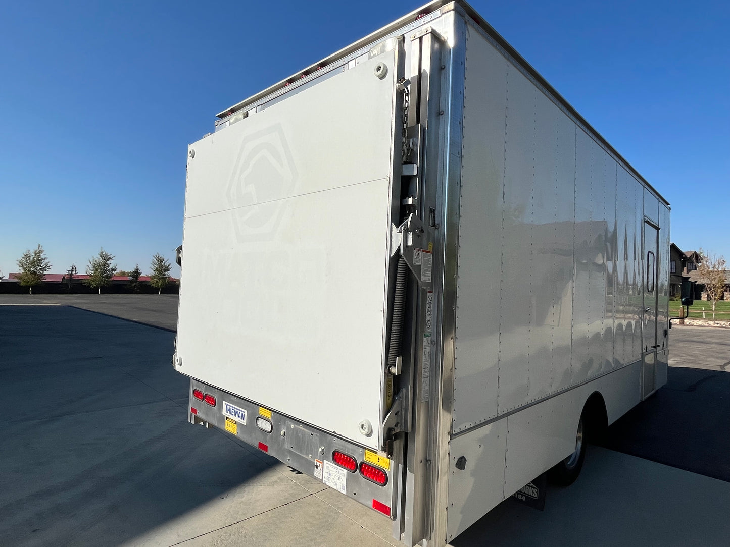 Isuzu Diesel Box Truck w/ Lift Gate