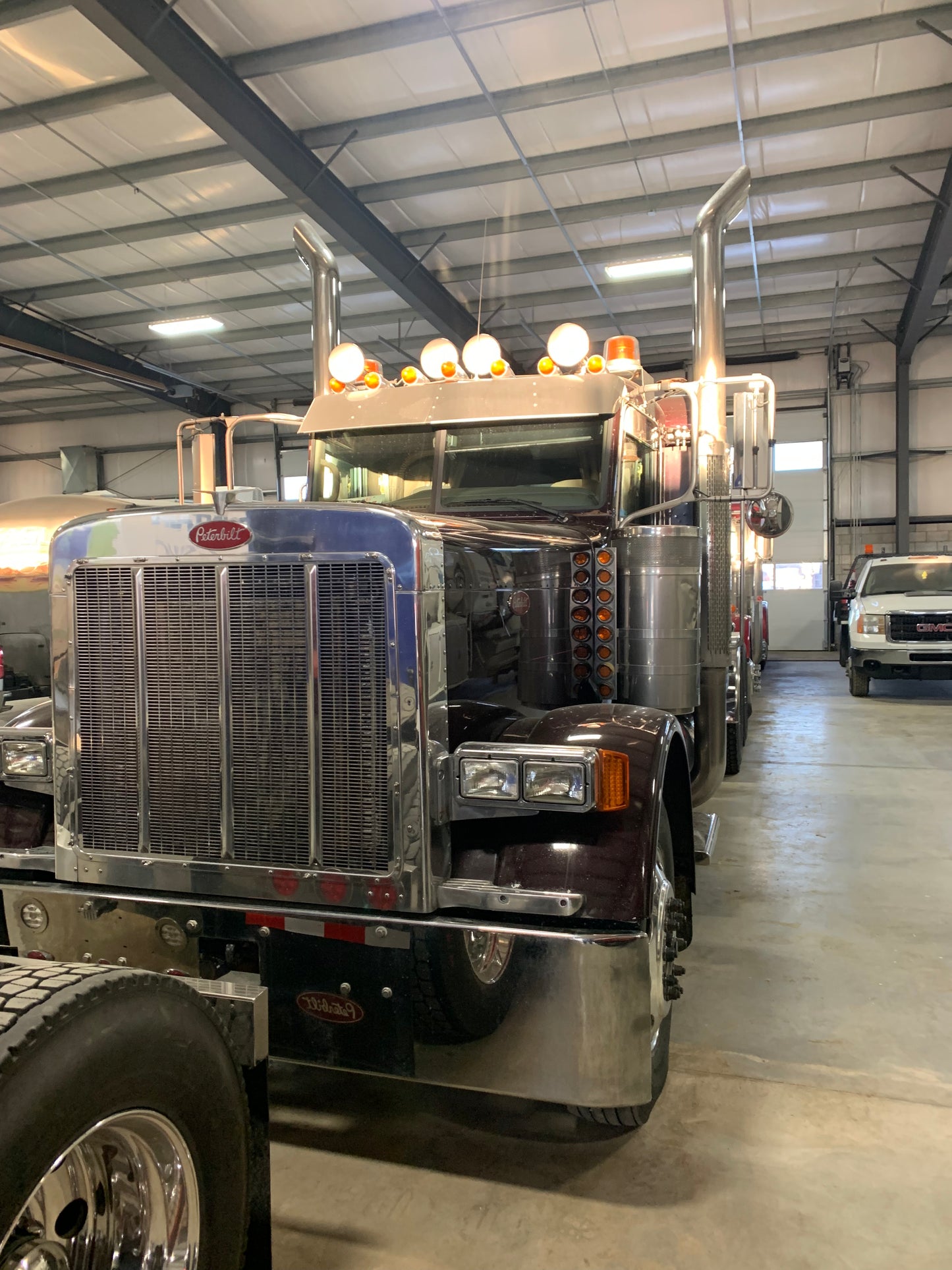 2006 Peterbilt 379 Flat Top Semi