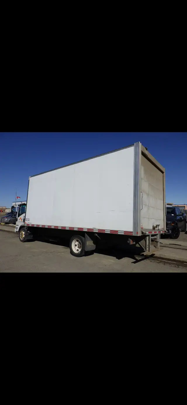 2016 Isuzu DryVan Box Truck