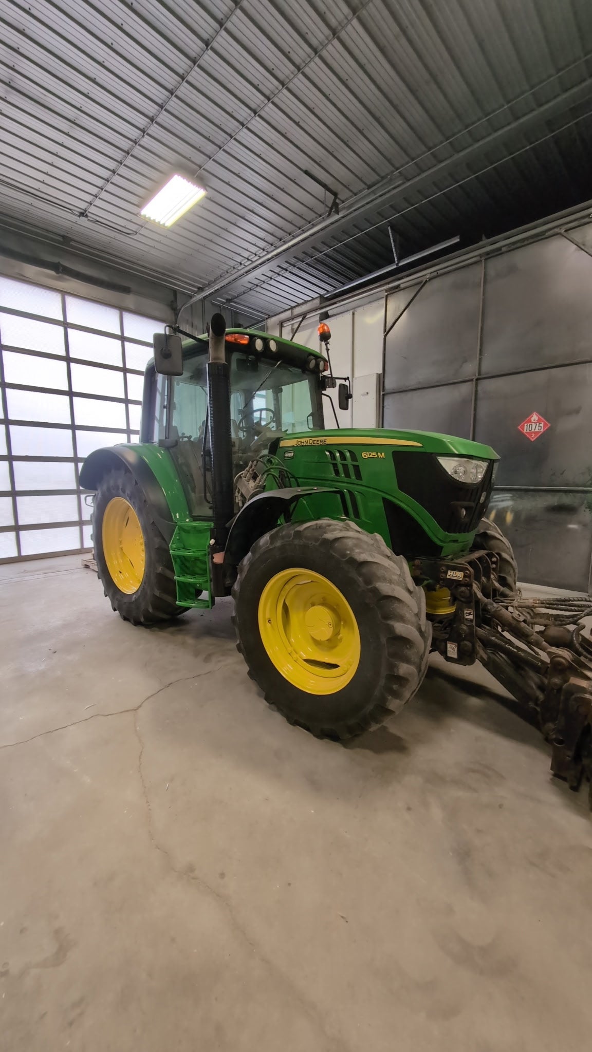 2015 John Deere 6125M Tractor w/Front Blade