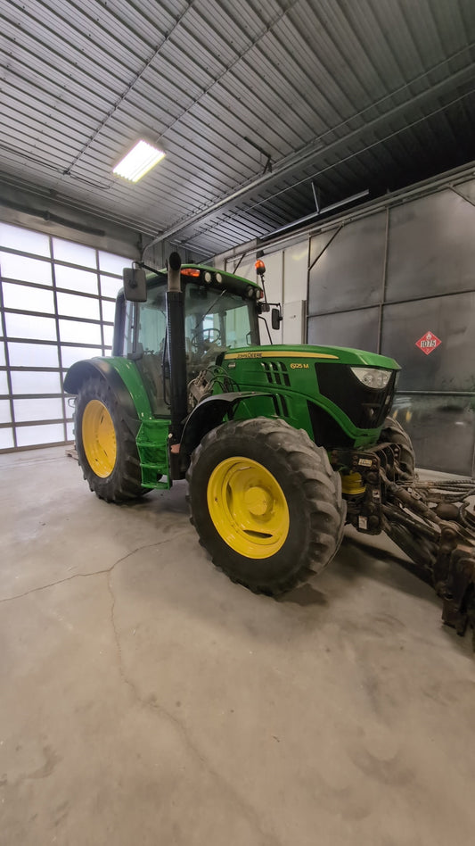 2015 John Deere 6125M Tractor w/Front Blade