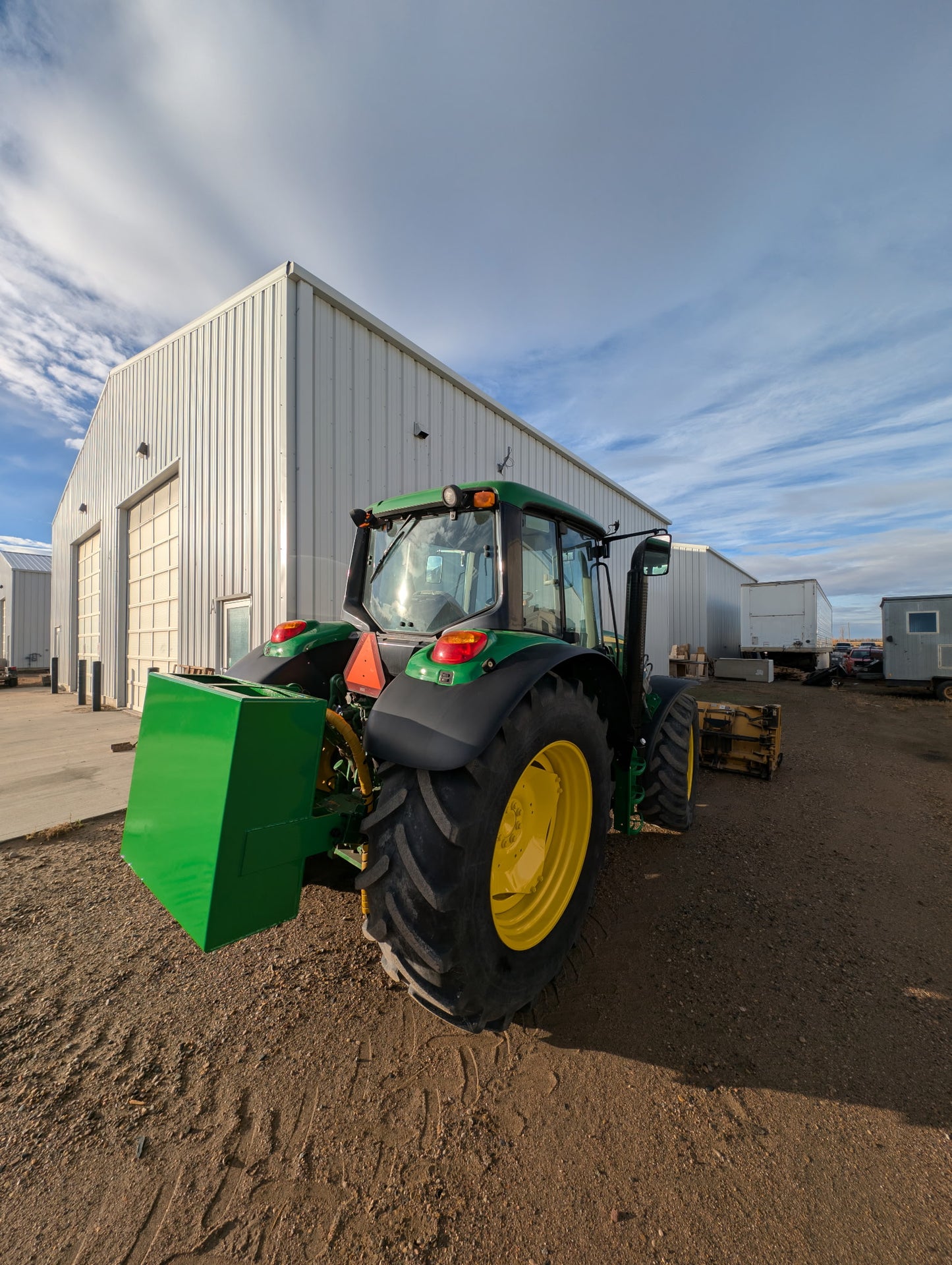 2015 John Deere 6125M Tractor w/Front Blade