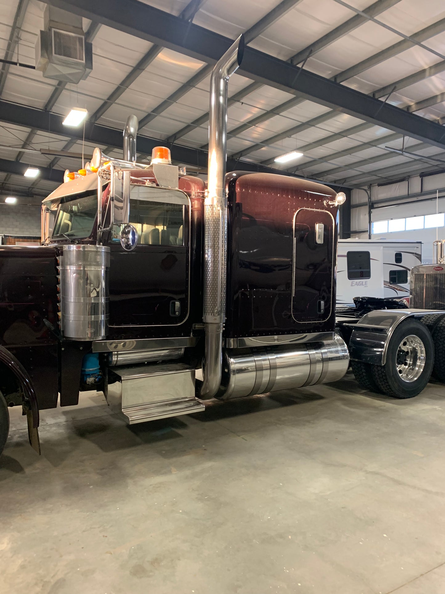 2006 Peterbilt 379 Flat Top Semi