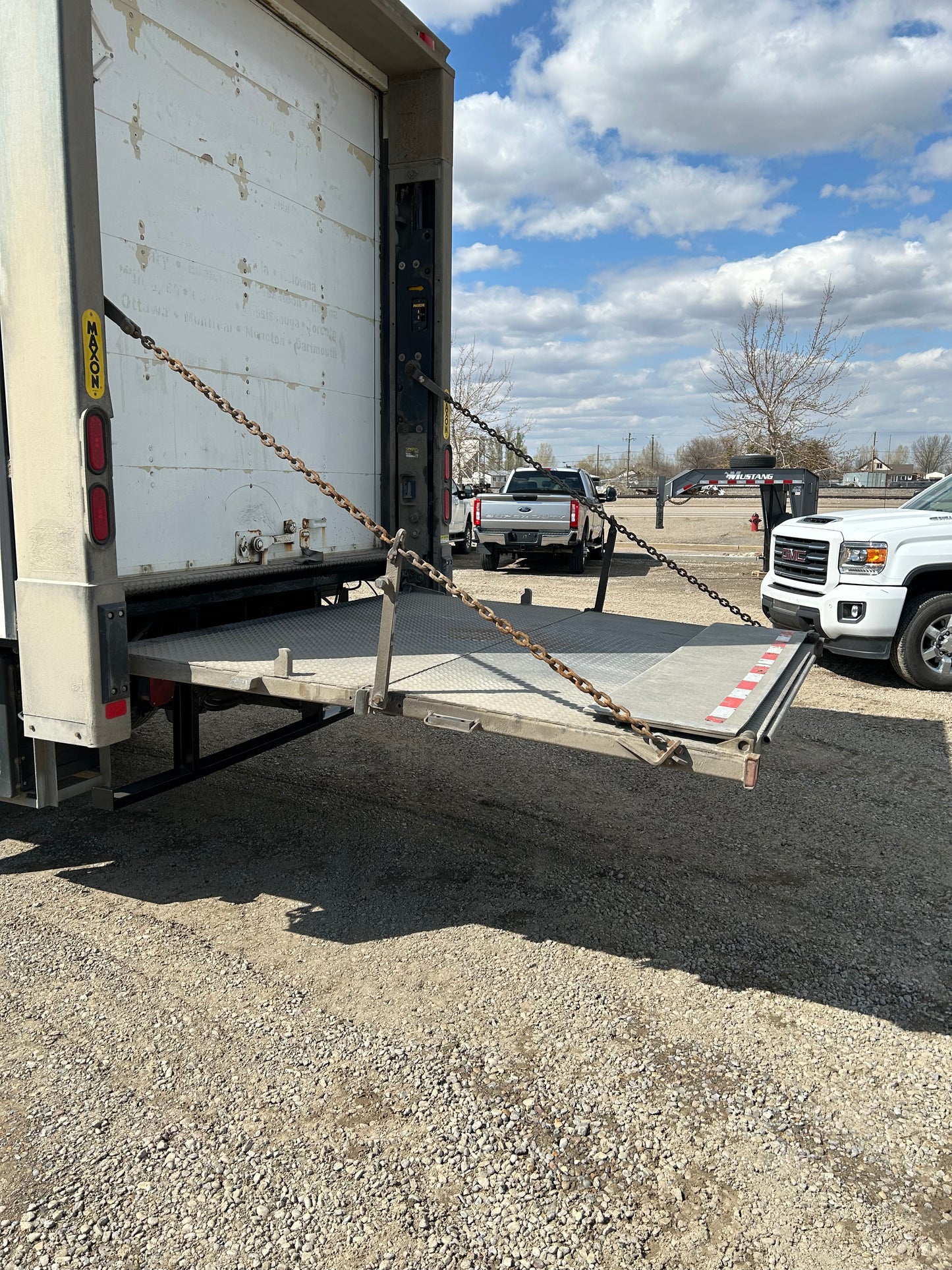 2018 Freightliner M2 106