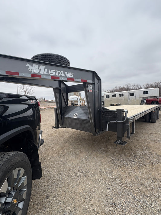 New 2025 Mustang Gooseneck 30’ x 102”
