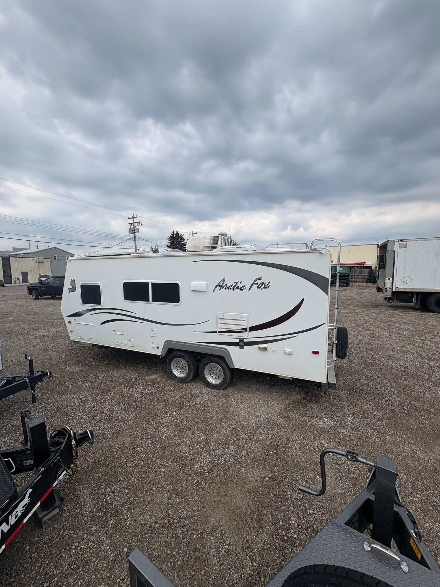 2008 Arctic Fox 22H 4 Season All Weather Coach