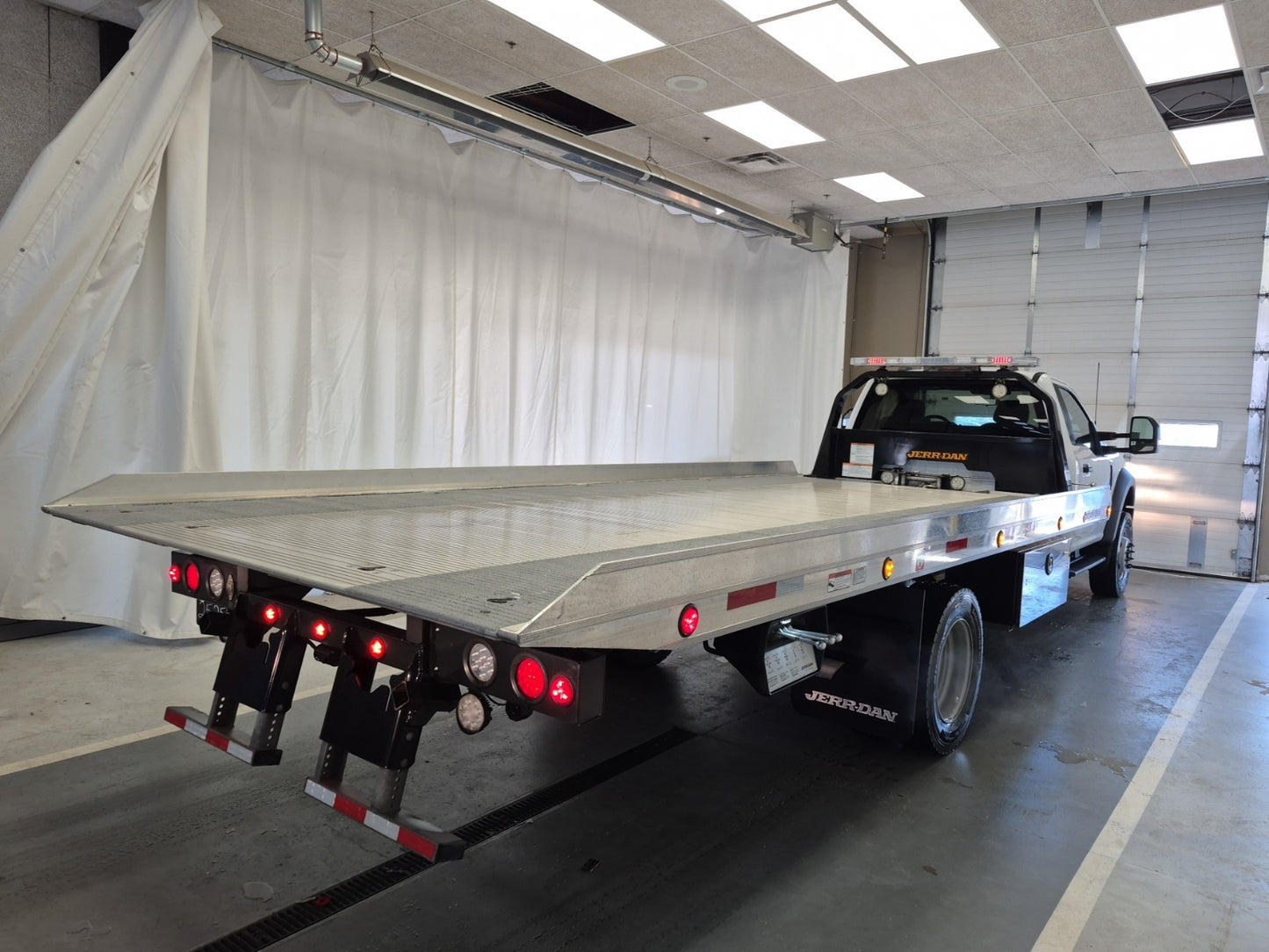 2022 Ford F600 XLT 20-Foot Roll Off Flat Deck Tow Truck 4WD