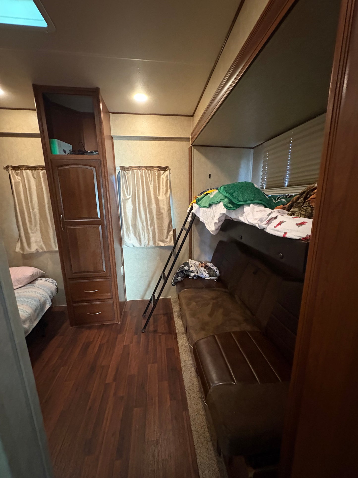 Columbia 385BH Bunkhouse 5th Wheel