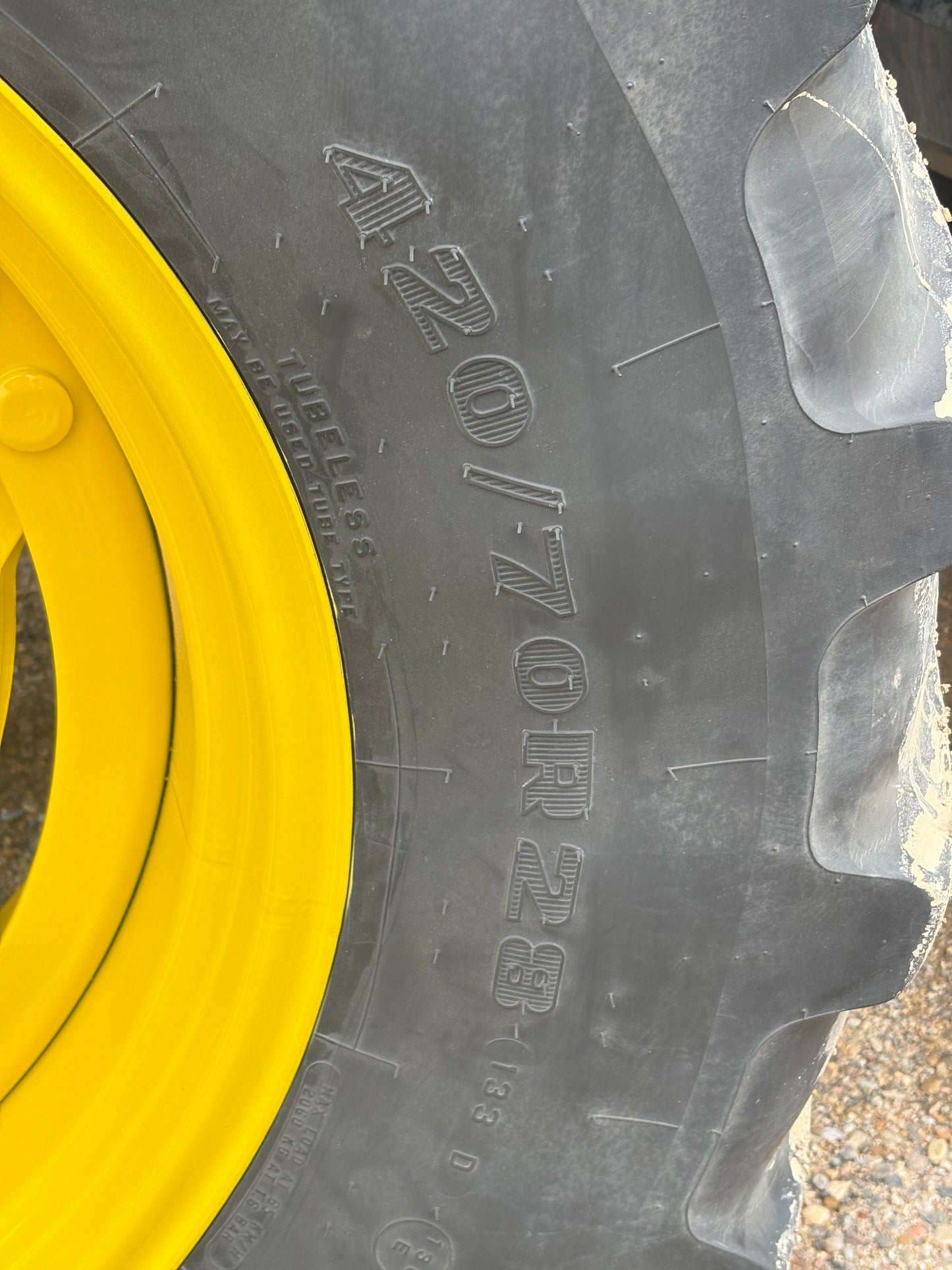 2015 John Deere 6125M Tractor w/Front Blade