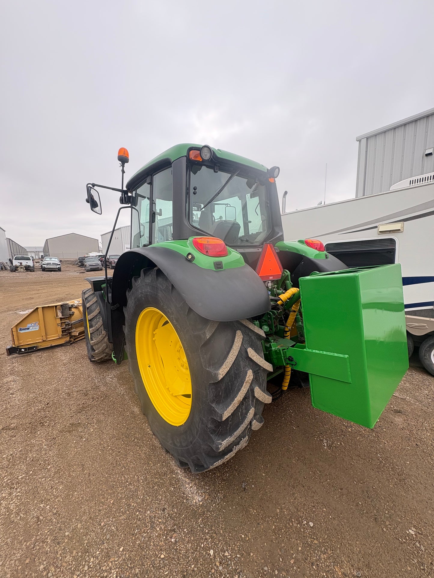 2015 John Deere 6125M Tractor w/Front Blade