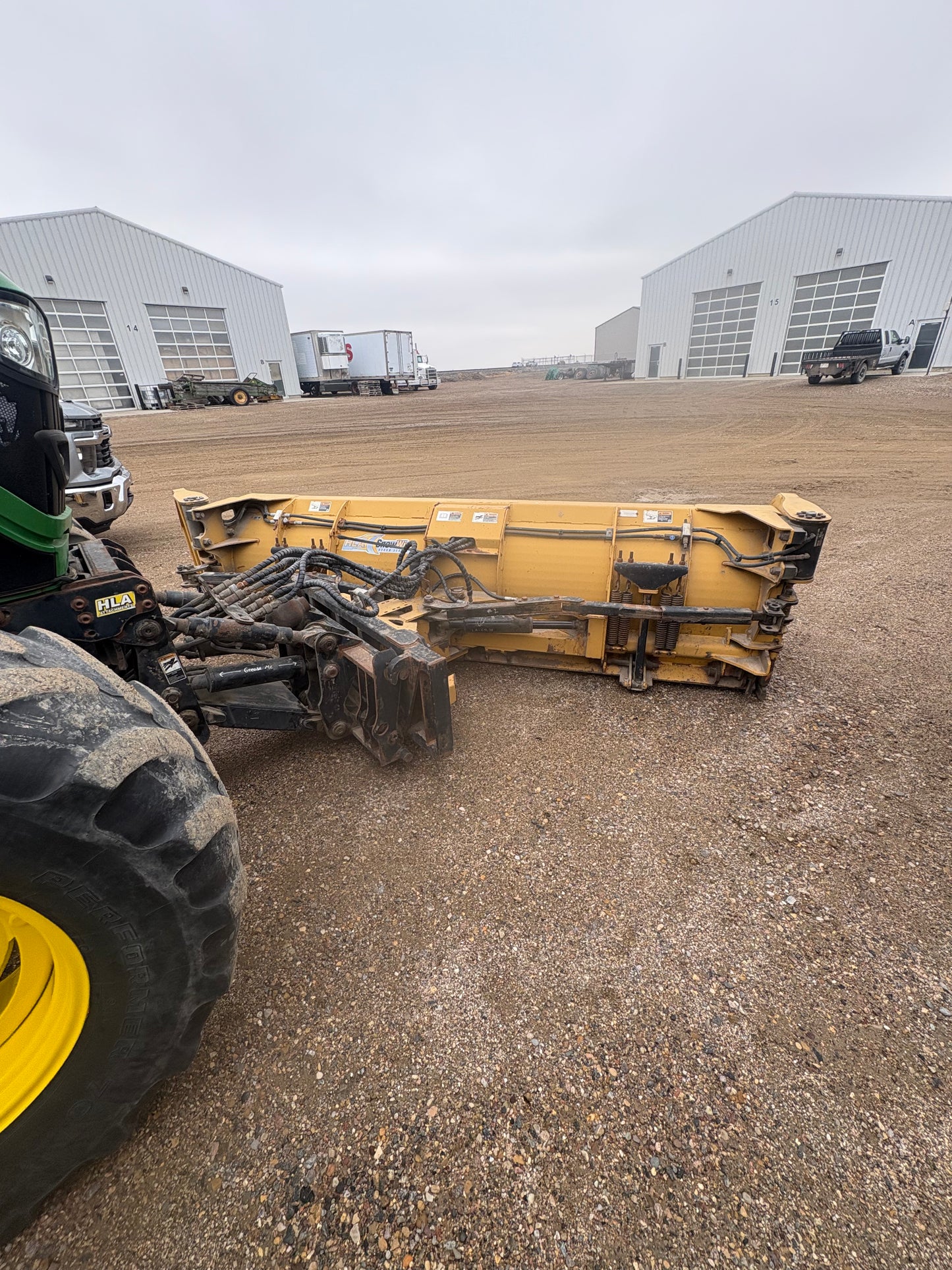 2015 John Deere 6125M Tractor w/Front Blade