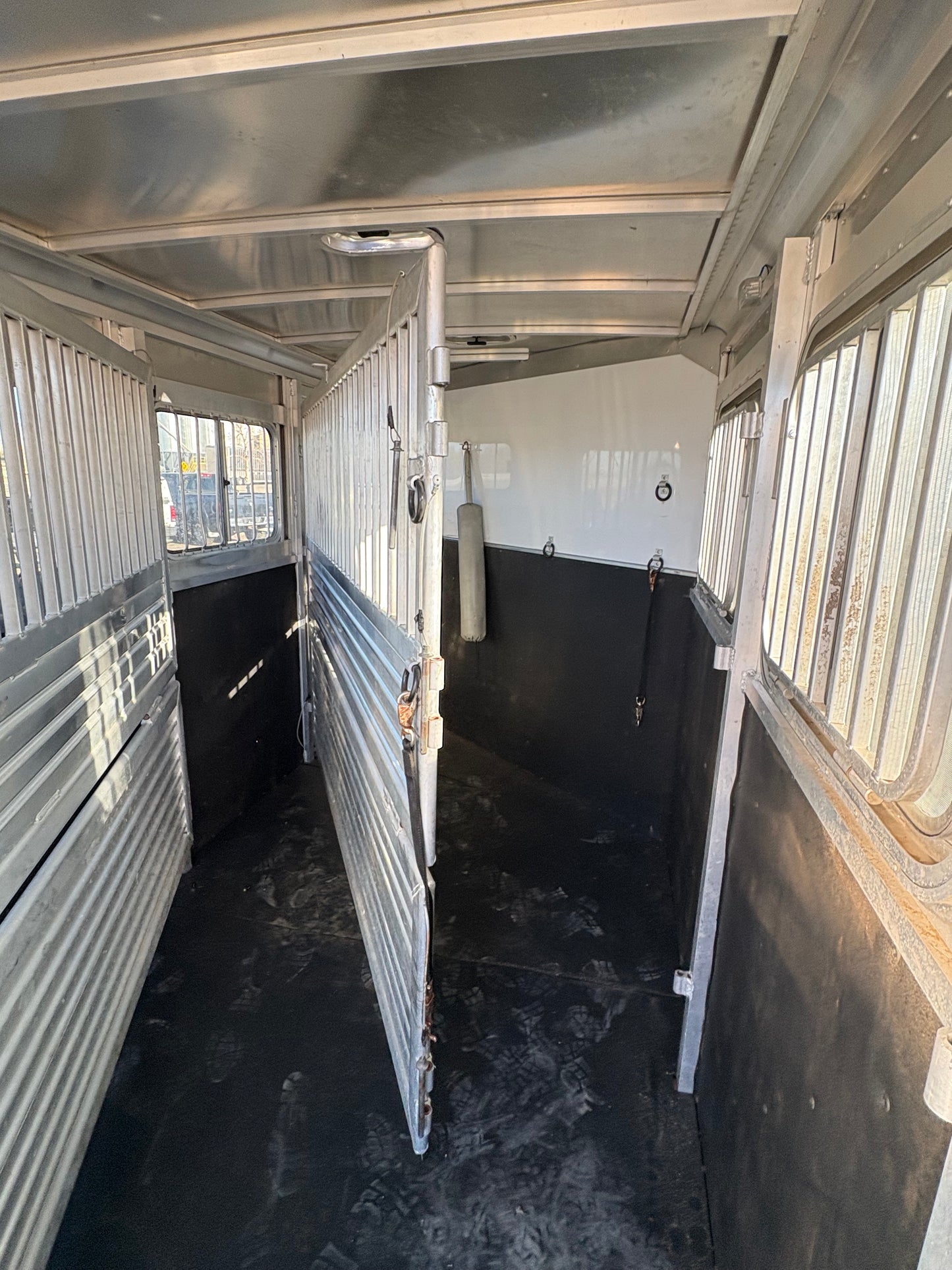 2015 Featherlite 3 Horse Trailer